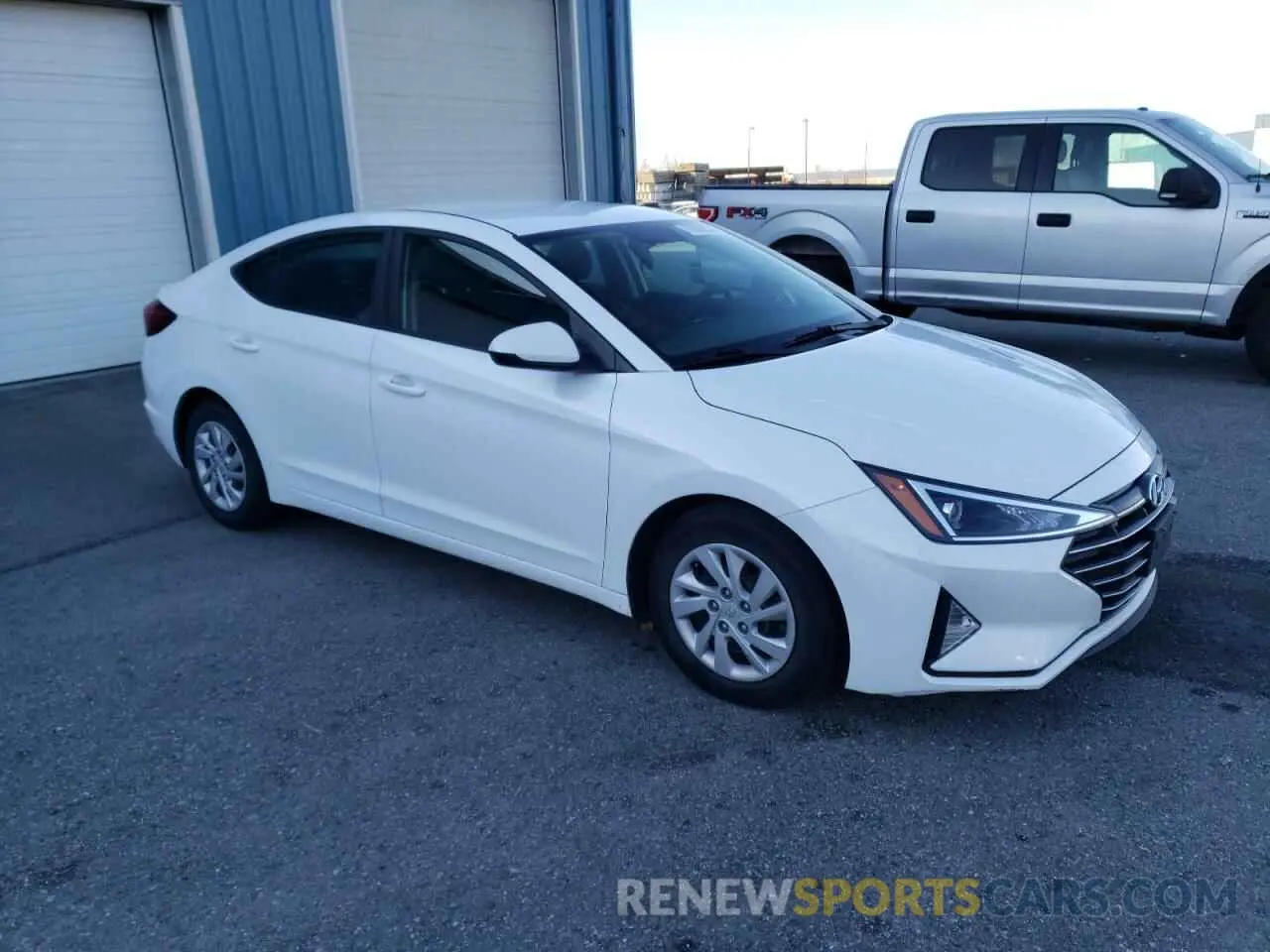 4 Photograph of a damaged car 5NPD74LF4KH443343 HYUNDAI ELANTRA 2019