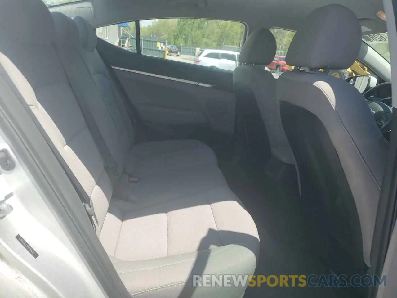 10 Photograph of a damaged car 5NPD74LF4KH474480 HYUNDAI ELANTRA 2019