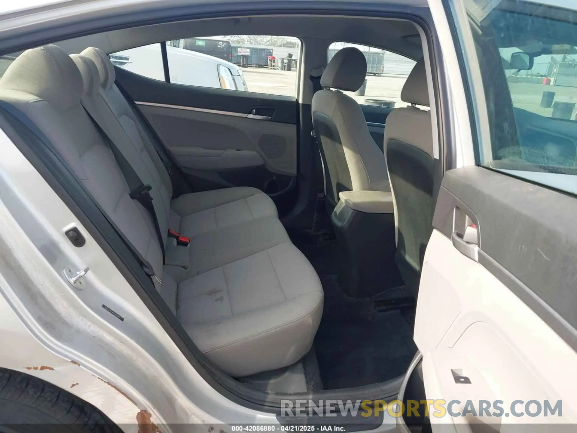 8 Фотография поврежденного автомобиля 5NPD74LF4KH485849 HYUNDAI ELANTRA 2019