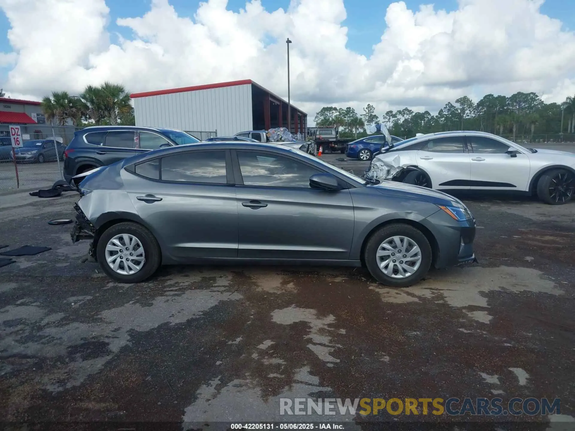 14 Photograph of a damaged car 5NPD74LF4KH488752 HYUNDAI ELANTRA 2019