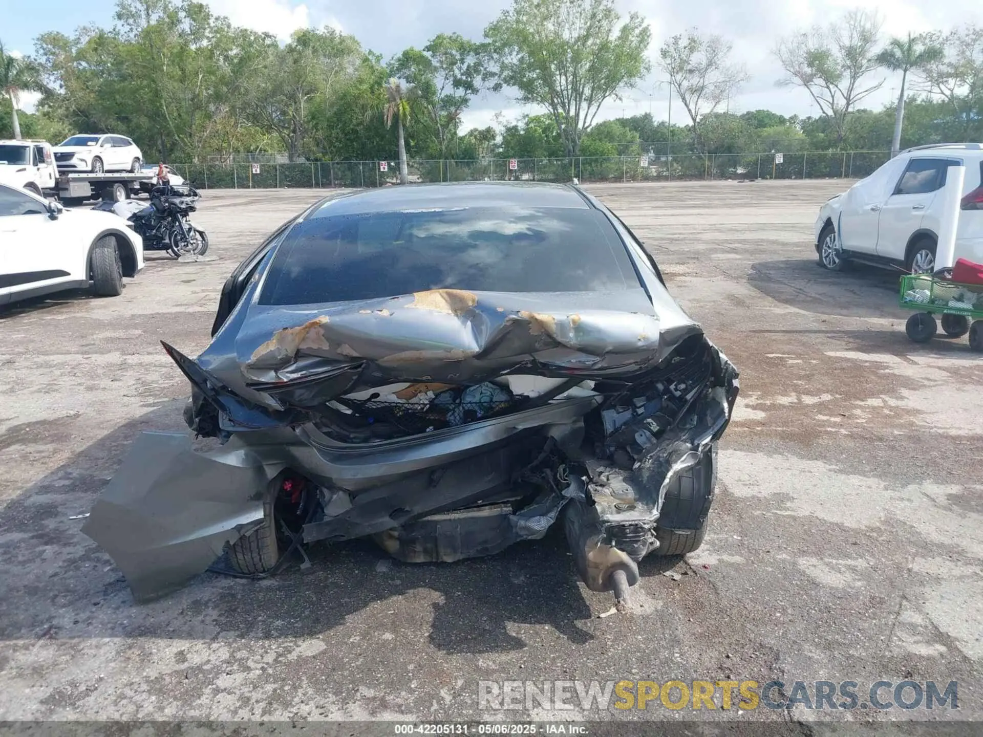 17 Photograph of a damaged car 5NPD74LF4KH488752 HYUNDAI ELANTRA 2019