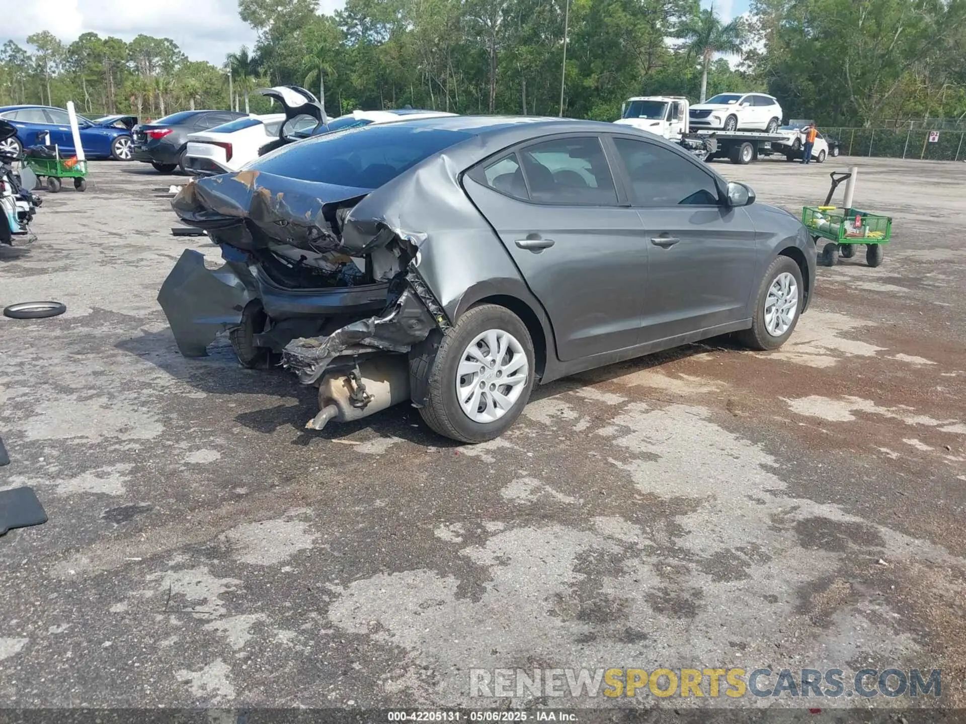 4 Photograph of a damaged car 5NPD74LF4KH488752 HYUNDAI ELANTRA 2019
