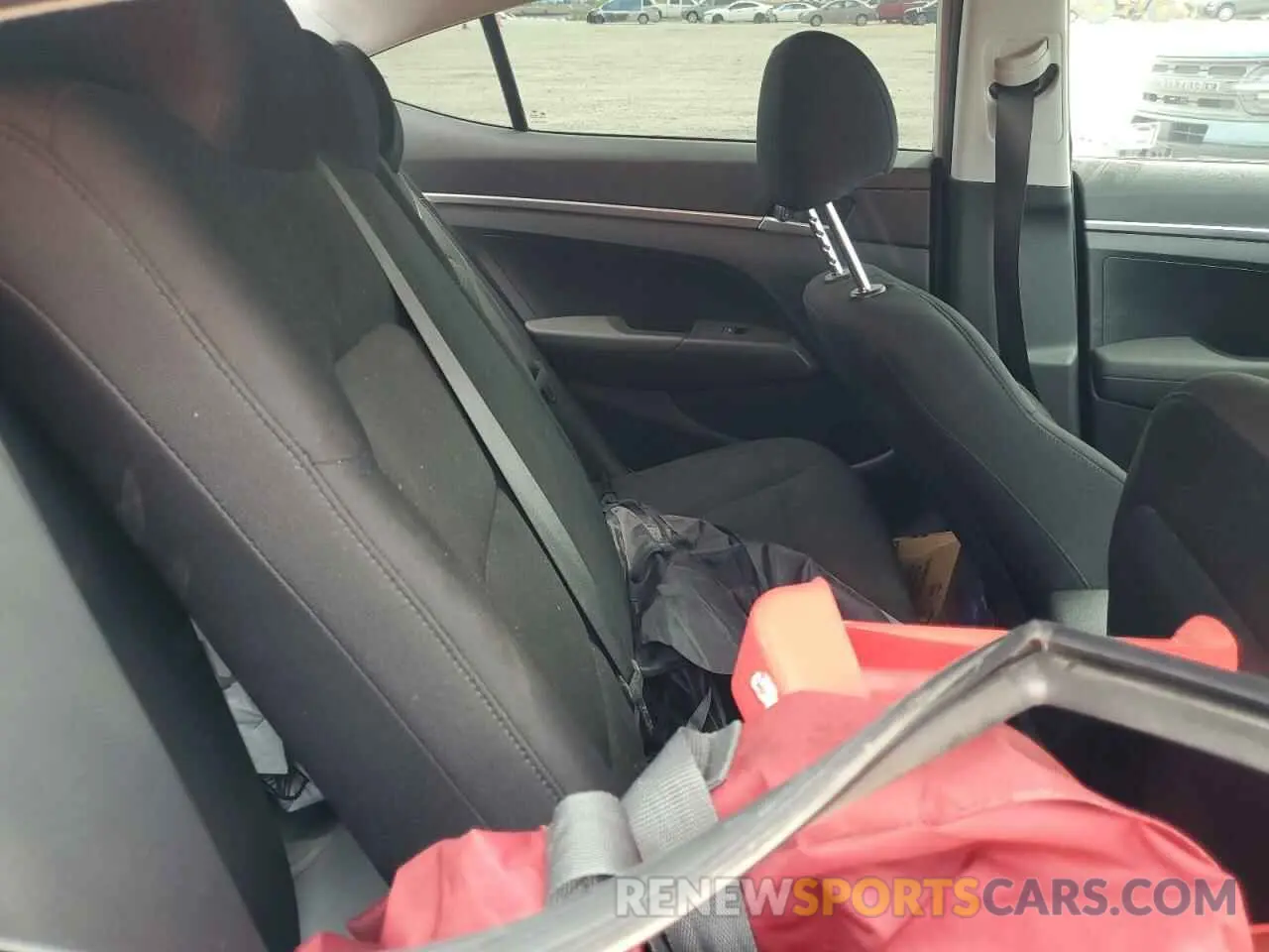 10 Photograph of a damaged car 5NPD74LF5KH416183 HYUNDAI ELANTRA 2019