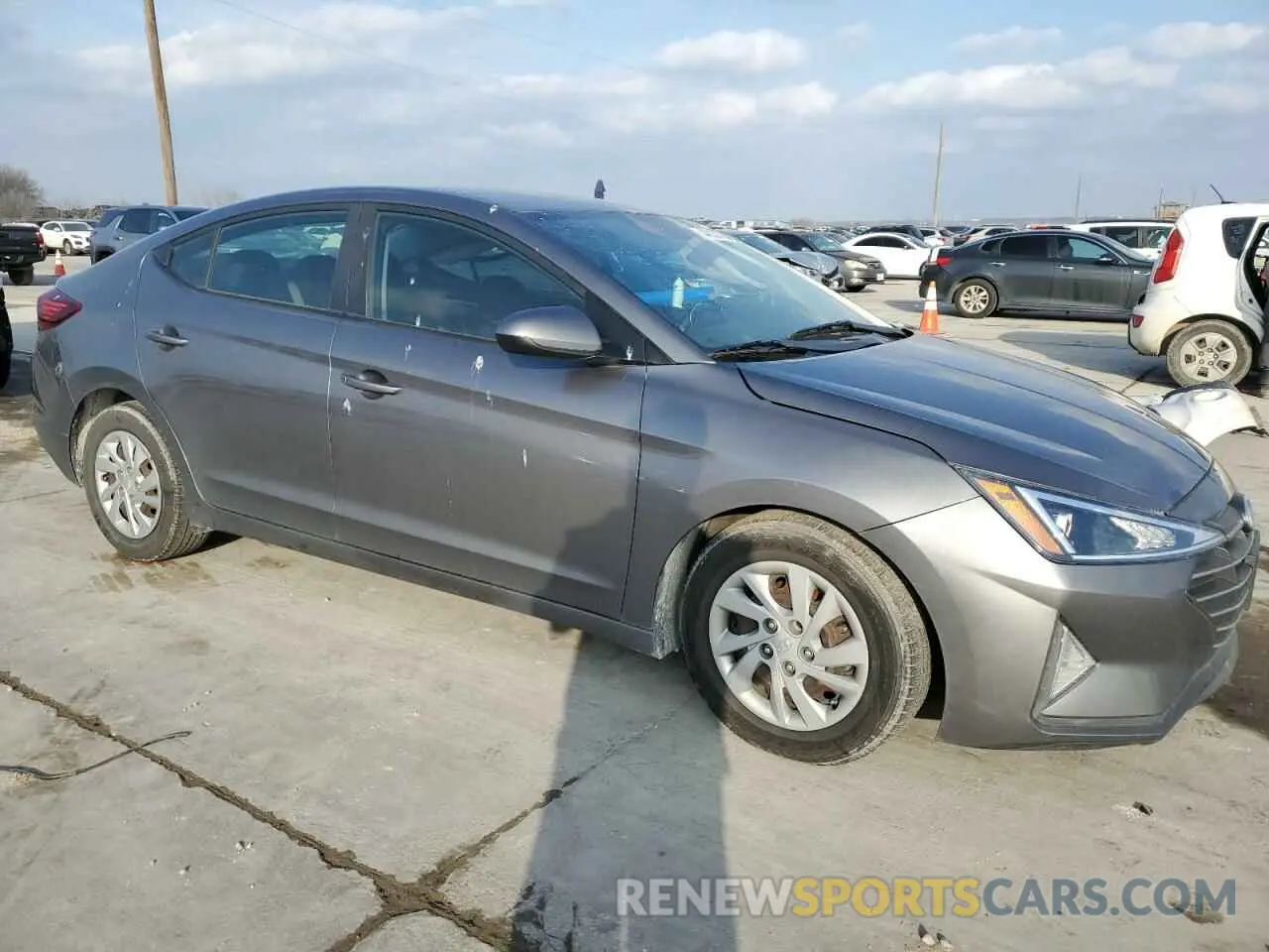 4 Photograph of a damaged car 5NPD74LF5KH473029 HYUNDAI ELANTRA 2019