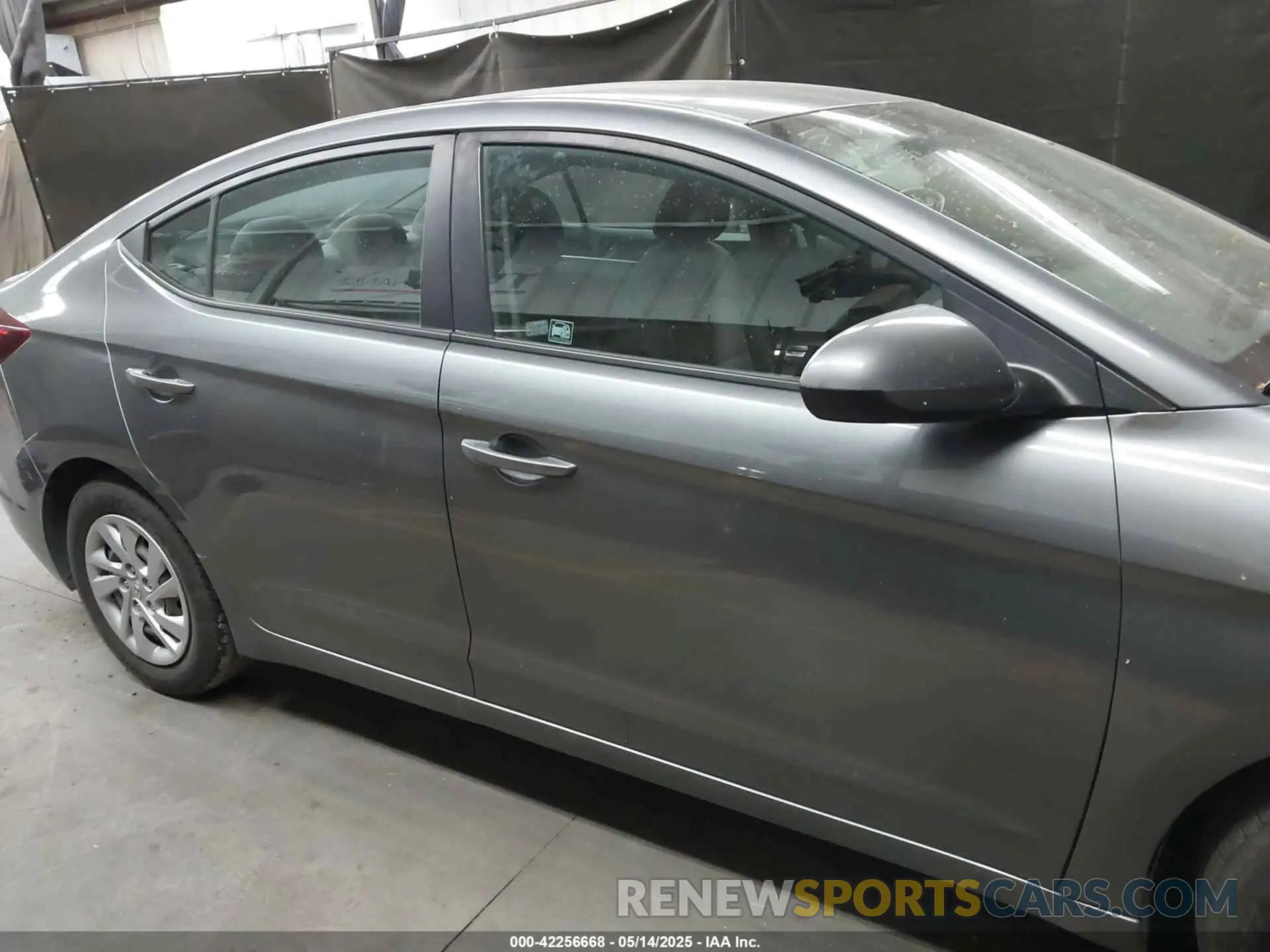 12 Photograph of a damaged car 5NPD74LF6KH422039 HYUNDAI ELANTRA 2019