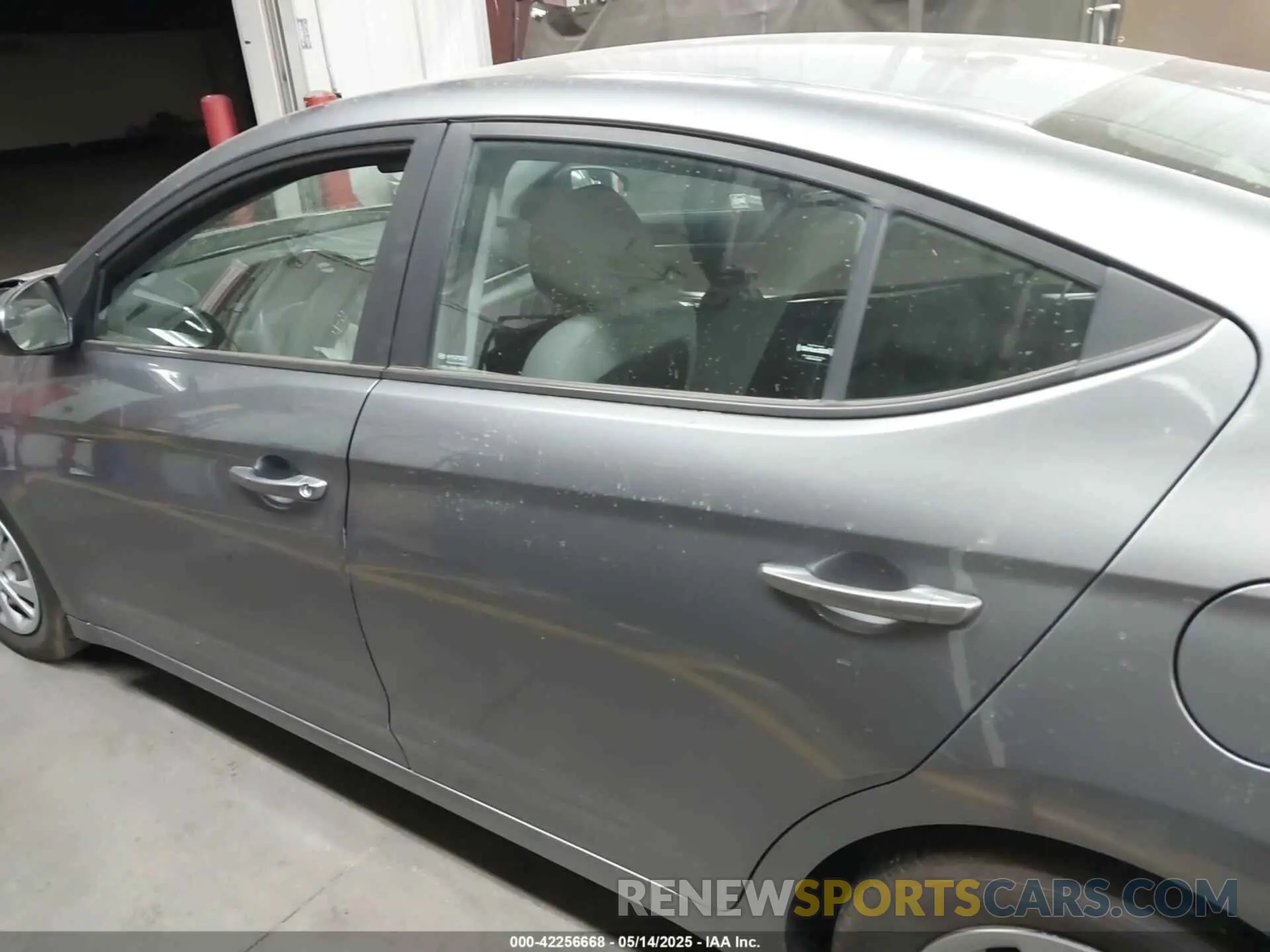 13 Photograph of a damaged car 5NPD74LF6KH422039 HYUNDAI ELANTRA 2019