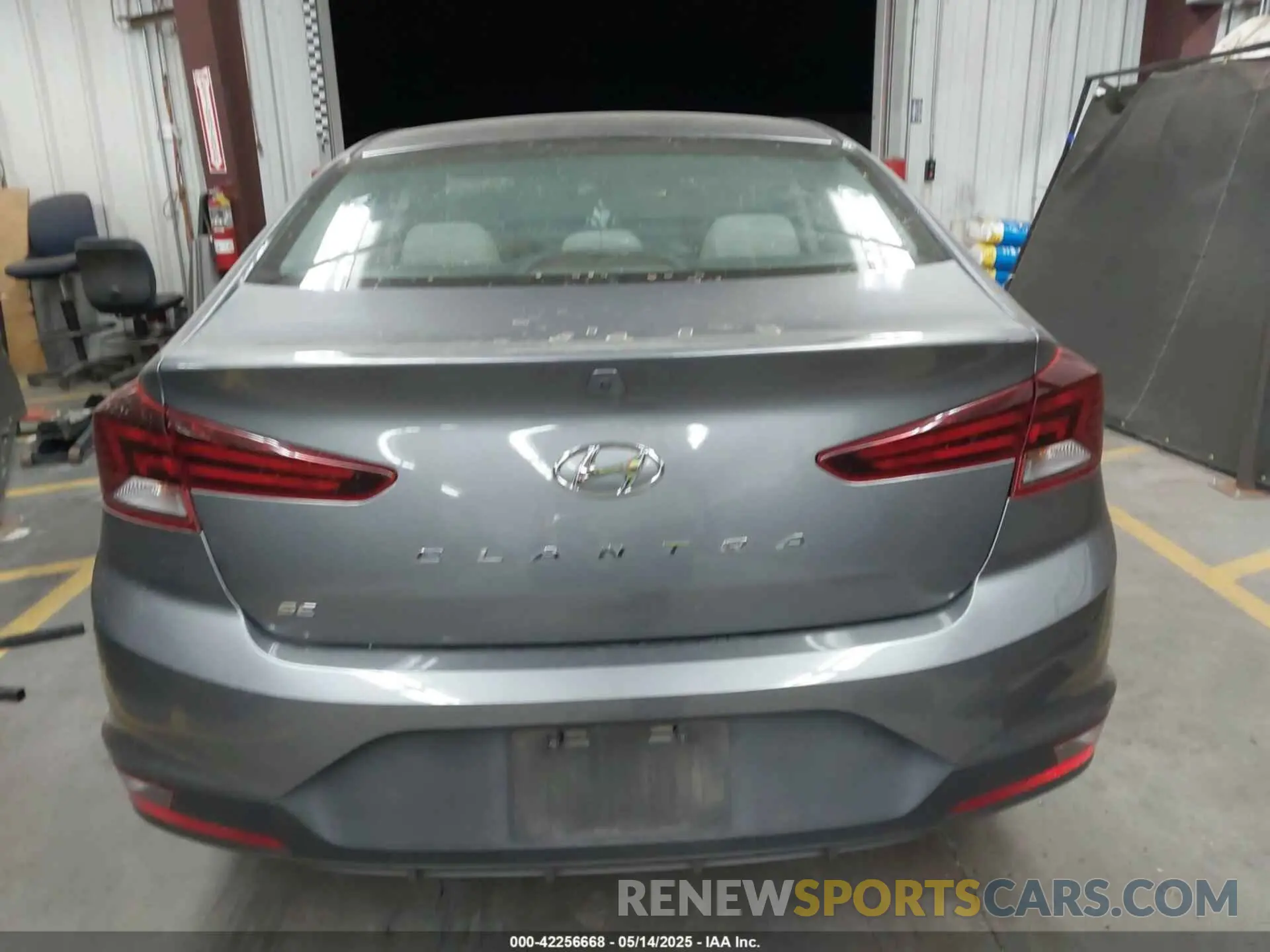 15 Photograph of a damaged car 5NPD74LF6KH422039 HYUNDAI ELANTRA 2019