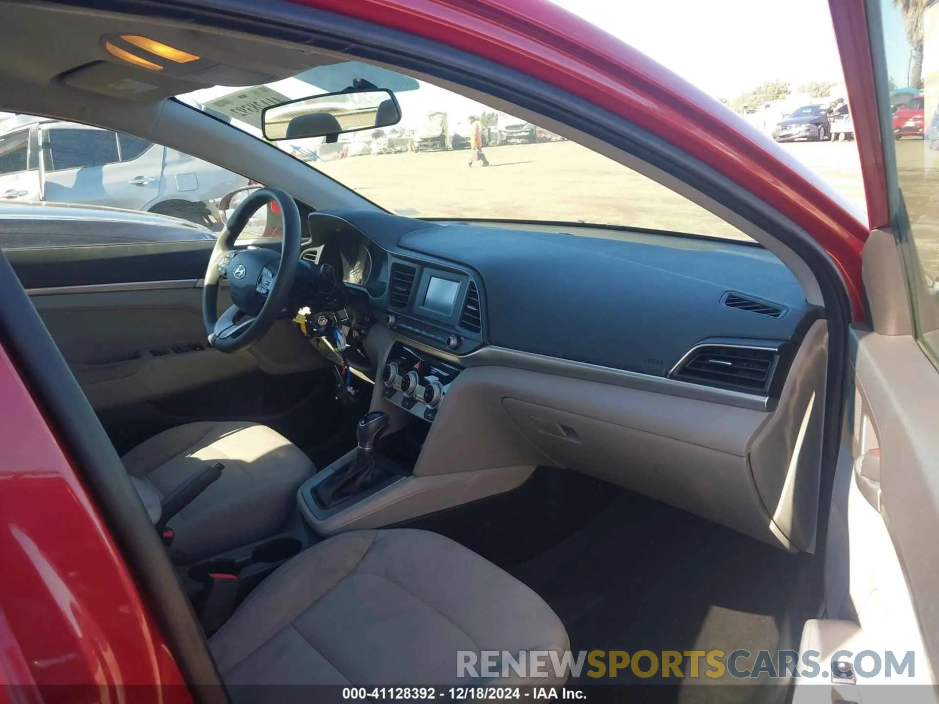 5 Photograph of a damaged car 5NPD74LF6KH452450 HYUNDAI ELANTRA 2019