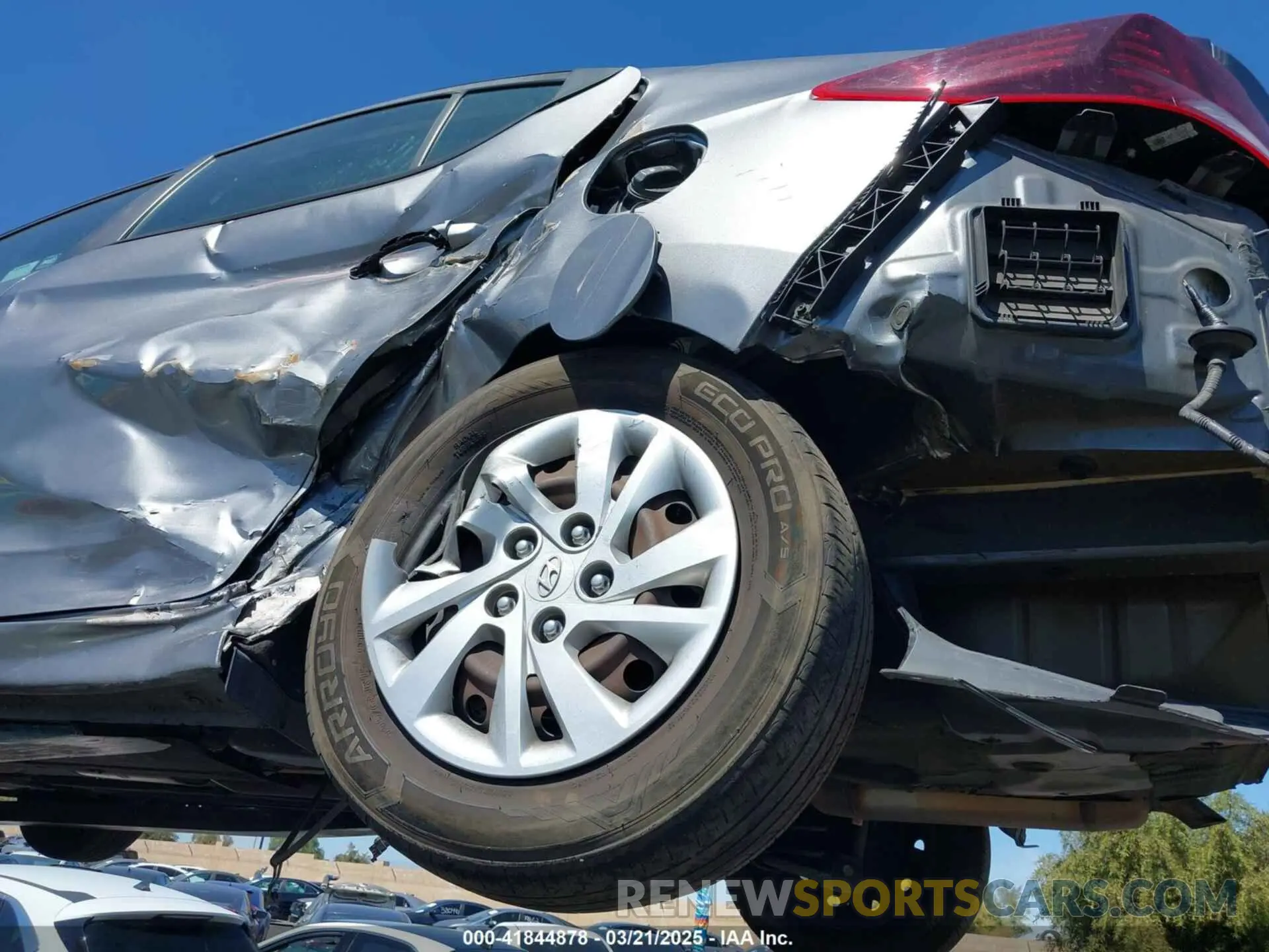 18 Photograph of a damaged car 5NPD74LF6KH479227 HYUNDAI ELANTRA 2019
