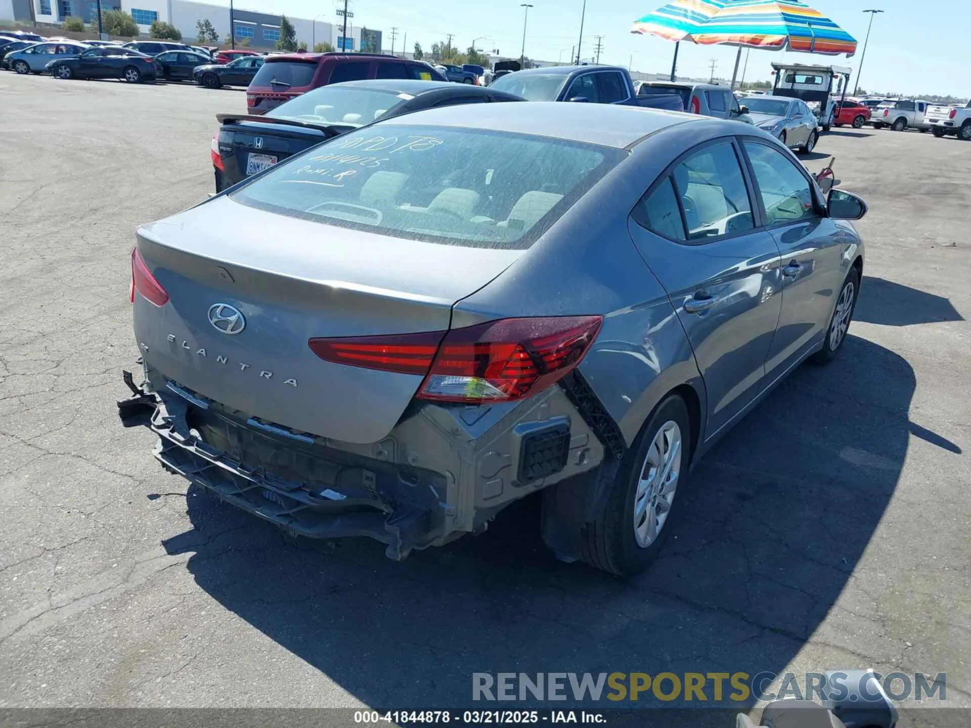 4 Photograph of a damaged car 5NPD74LF6KH479227 HYUNDAI ELANTRA 2019