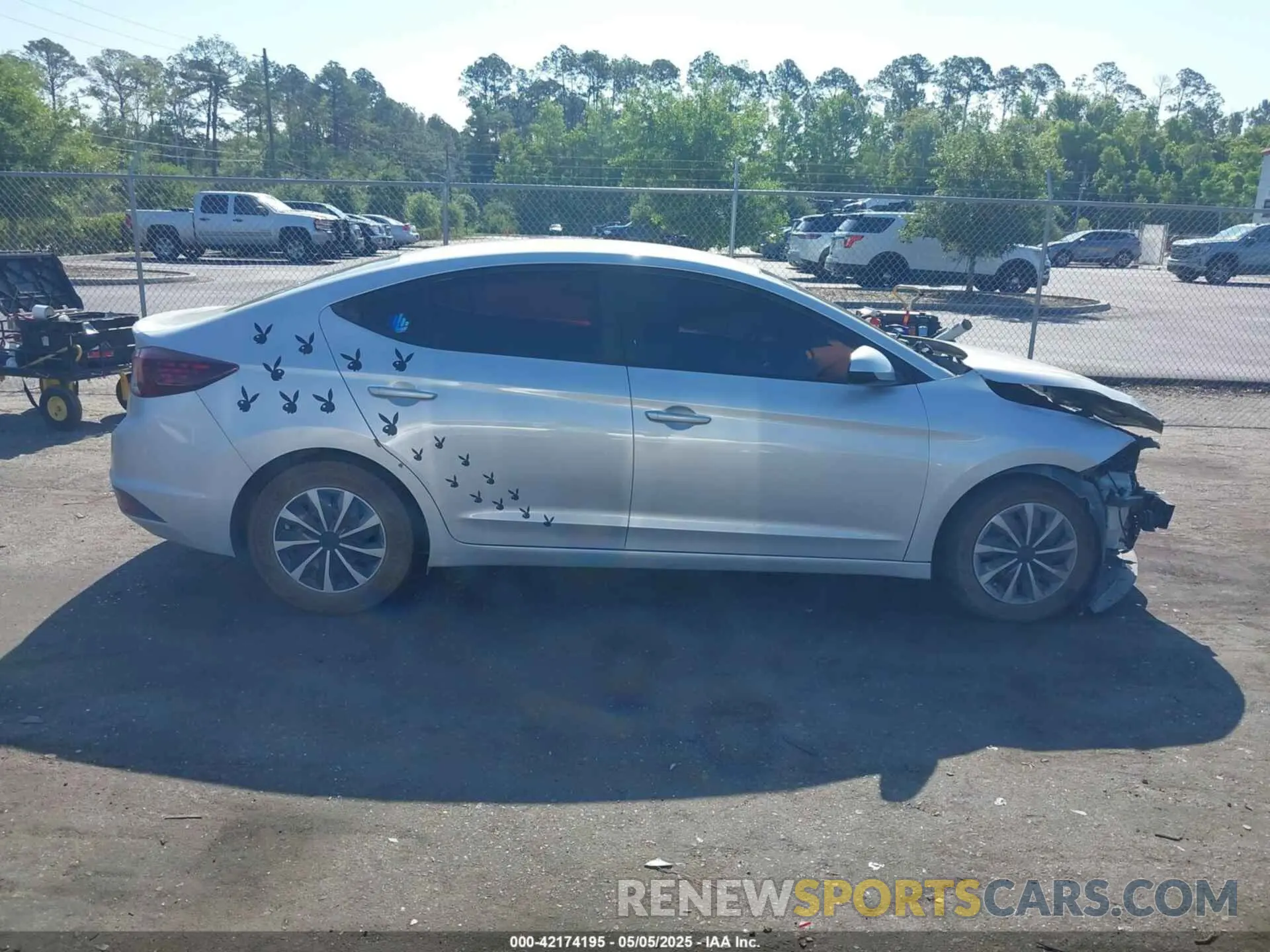 14 Photograph of a damaged car 5NPD74LF6KH495363 HYUNDAI ELANTRA 2019