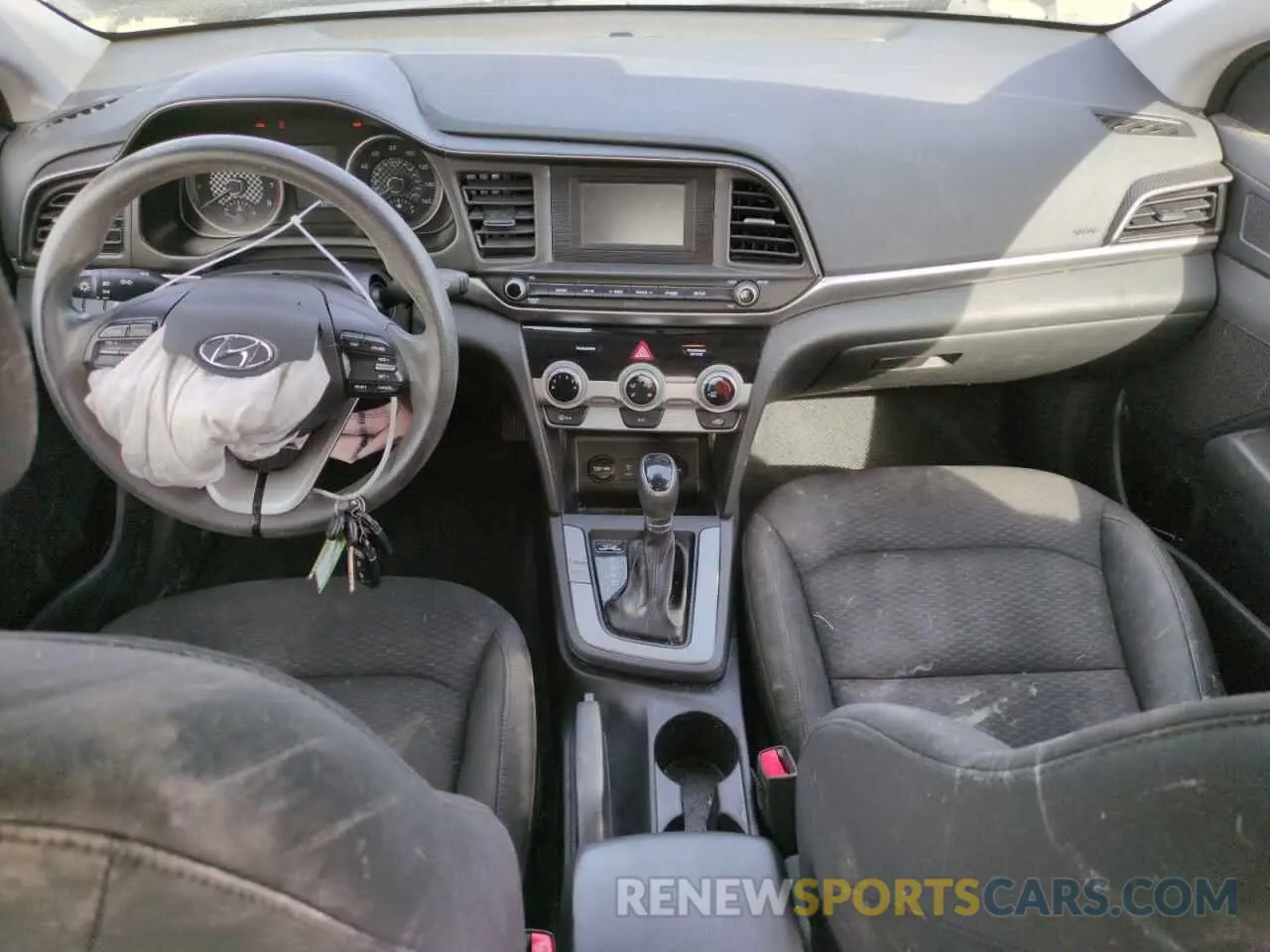 8 Photograph of a damaged car 5NPD74LF7KH417559 HYUNDAI ELANTRA 2019