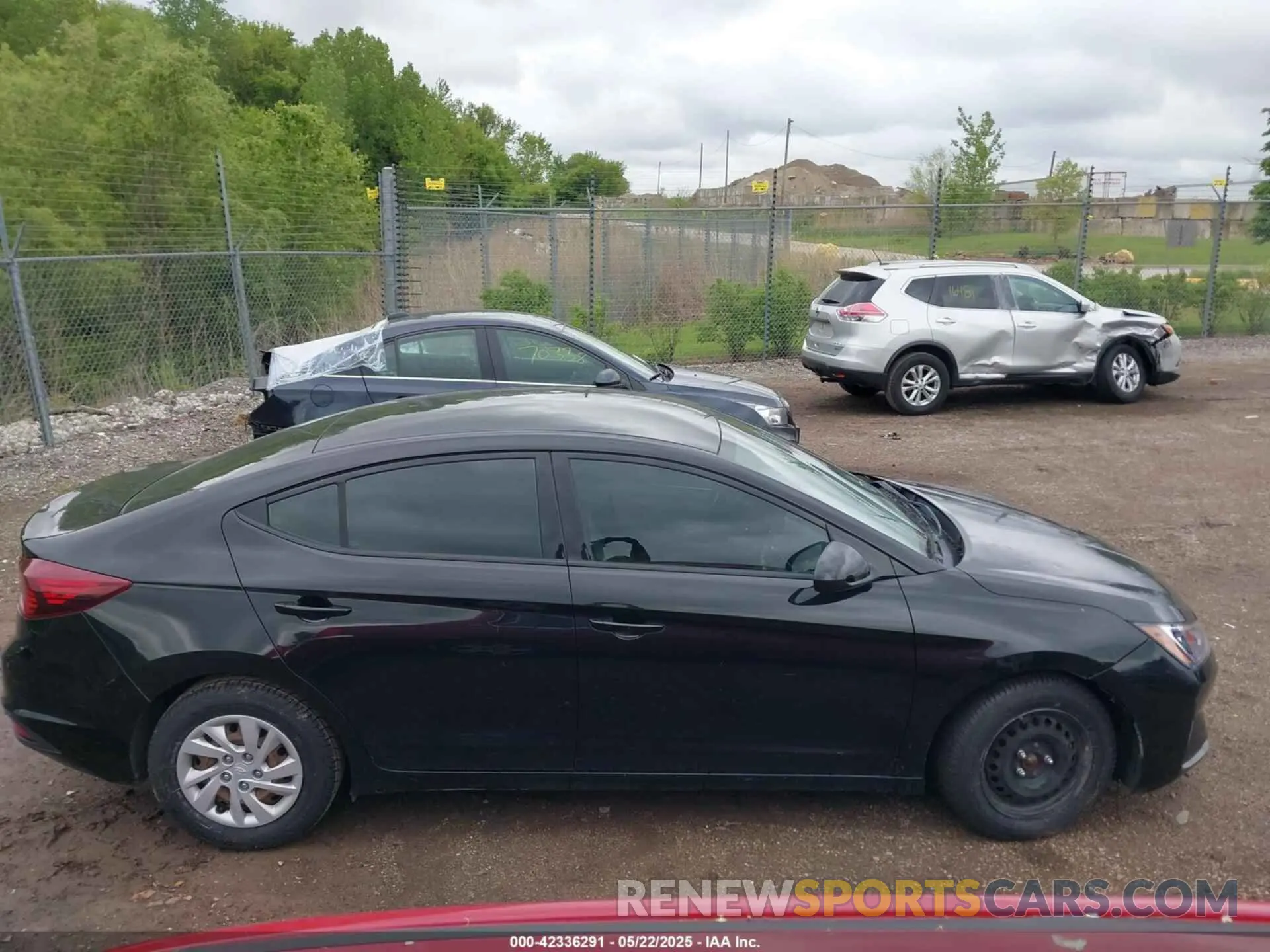 14 Photograph of a damaged car 5NPD74LF7KH430814 HYUNDAI ELANTRA 2019