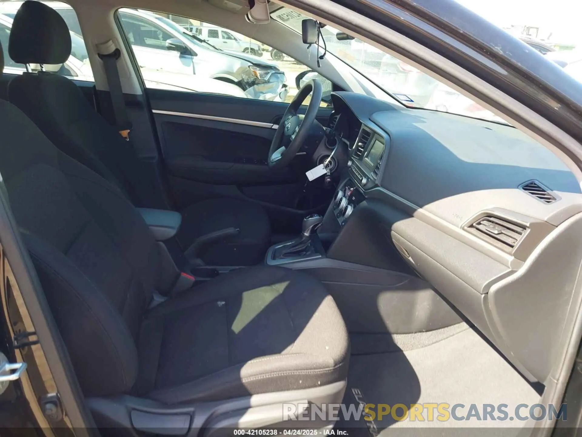 5 Фотография поврежденного автомобиля 5NPD74LF8KH430837 HYUNDAI ELANTRA 2019
