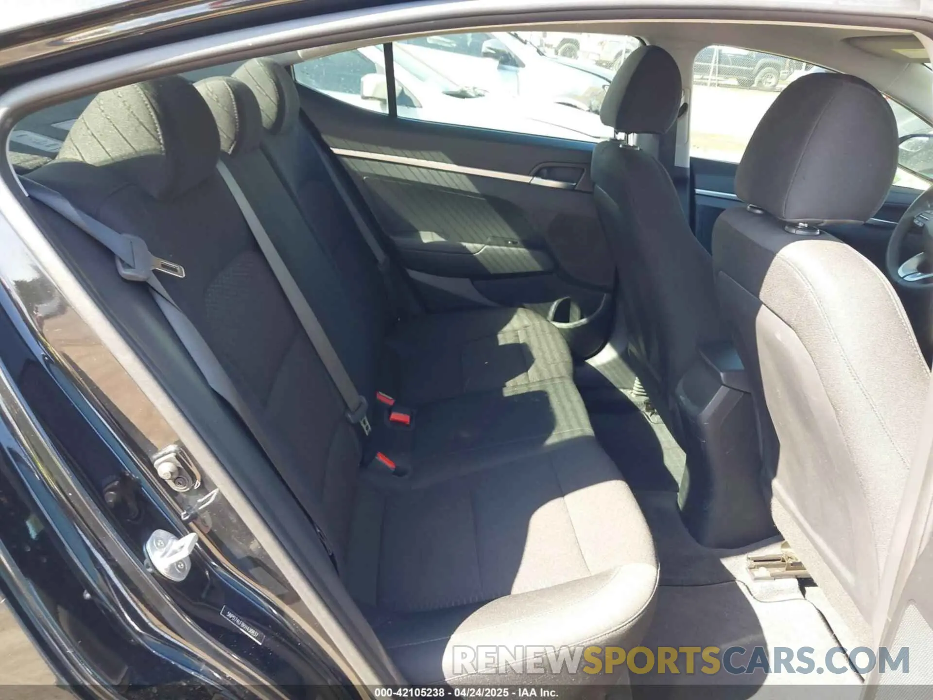 8 Фотография поврежденного автомобиля 5NPD74LF8KH430837 HYUNDAI ELANTRA 2019