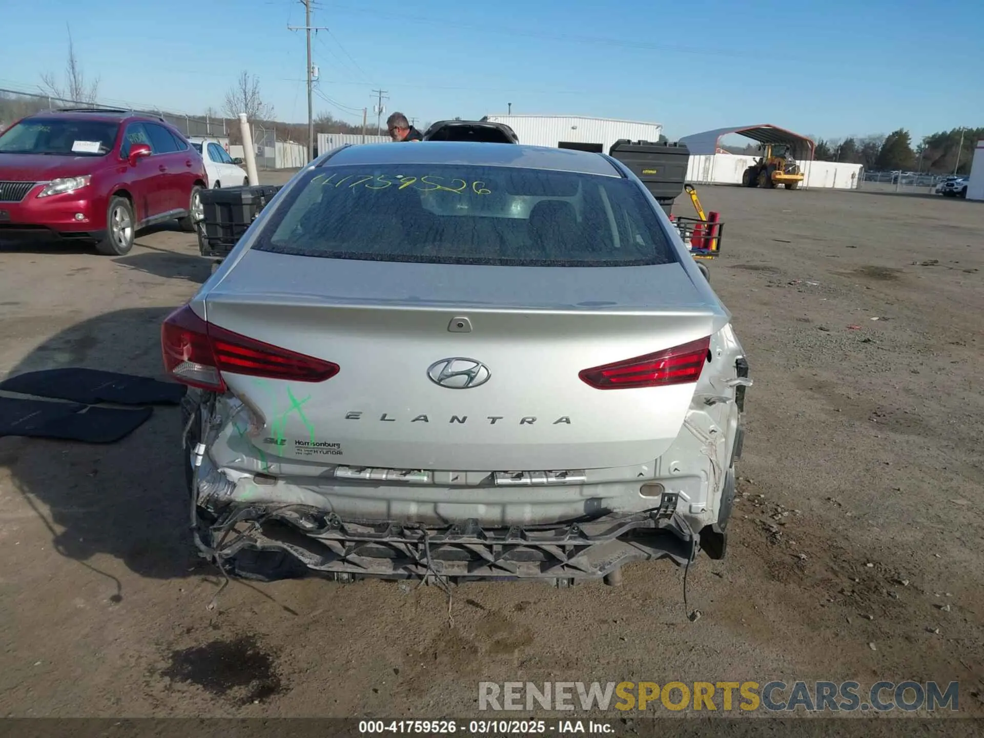17 Фотография поврежденного автомобиля 5NPD74LF8KH440977 HYUNDAI ELANTRA 2019