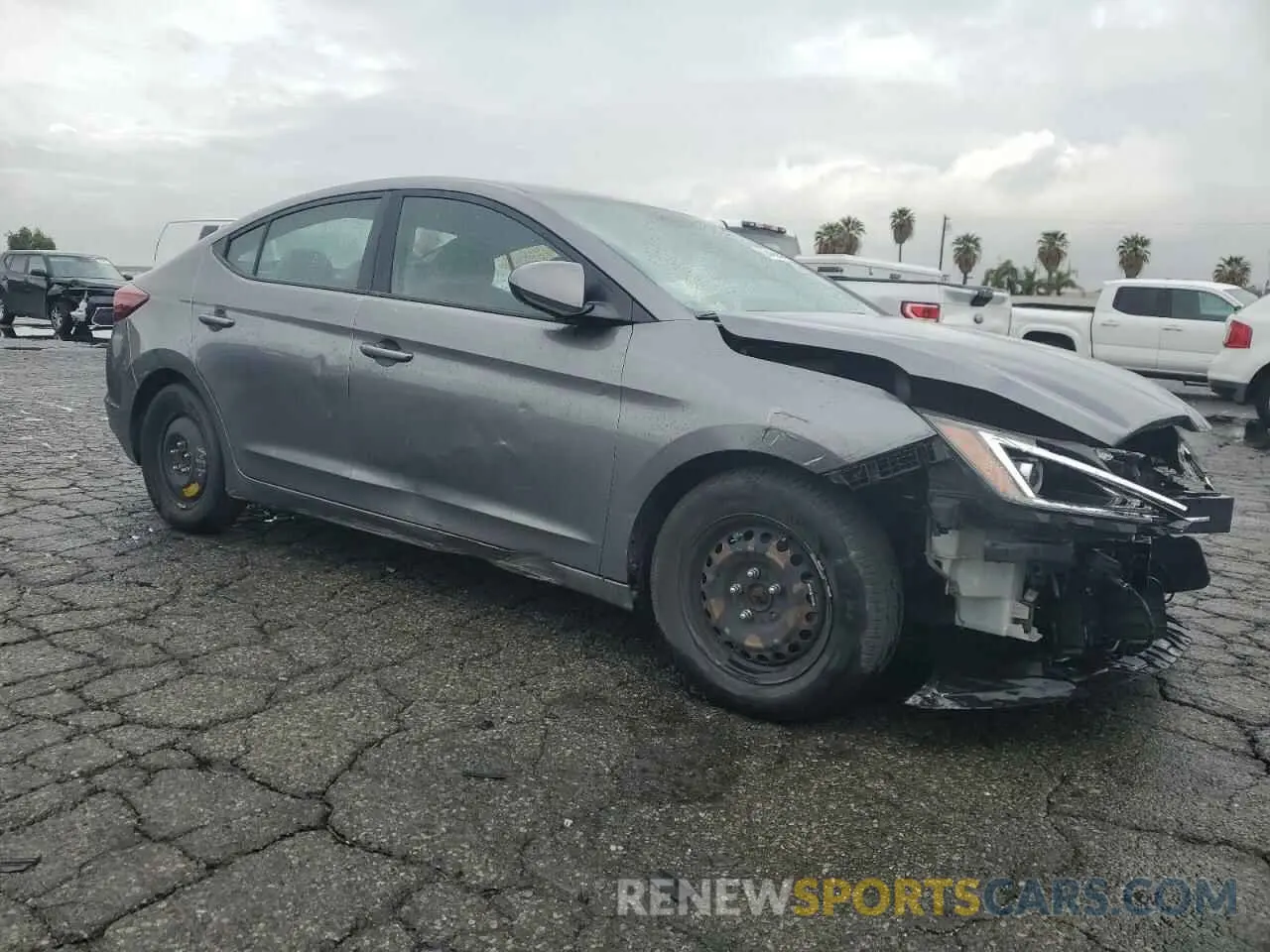 4 Photograph of a damaged car 5NPD74LF8KH493310 HYUNDAI ELANTRA 2019