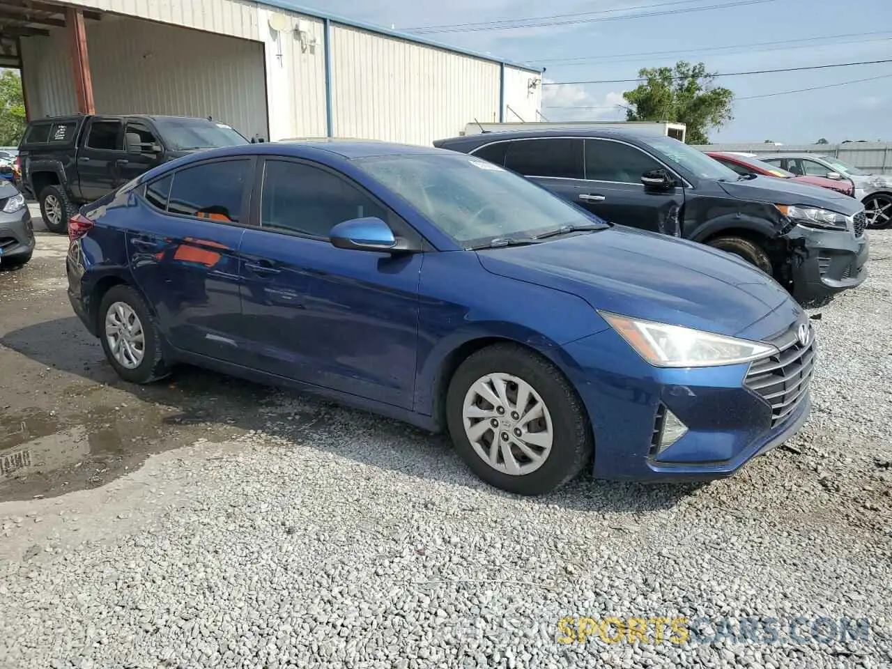 4 Photograph of a damaged car 5NPD74LF8KH497616 HYUNDAI ELANTRA 2019
