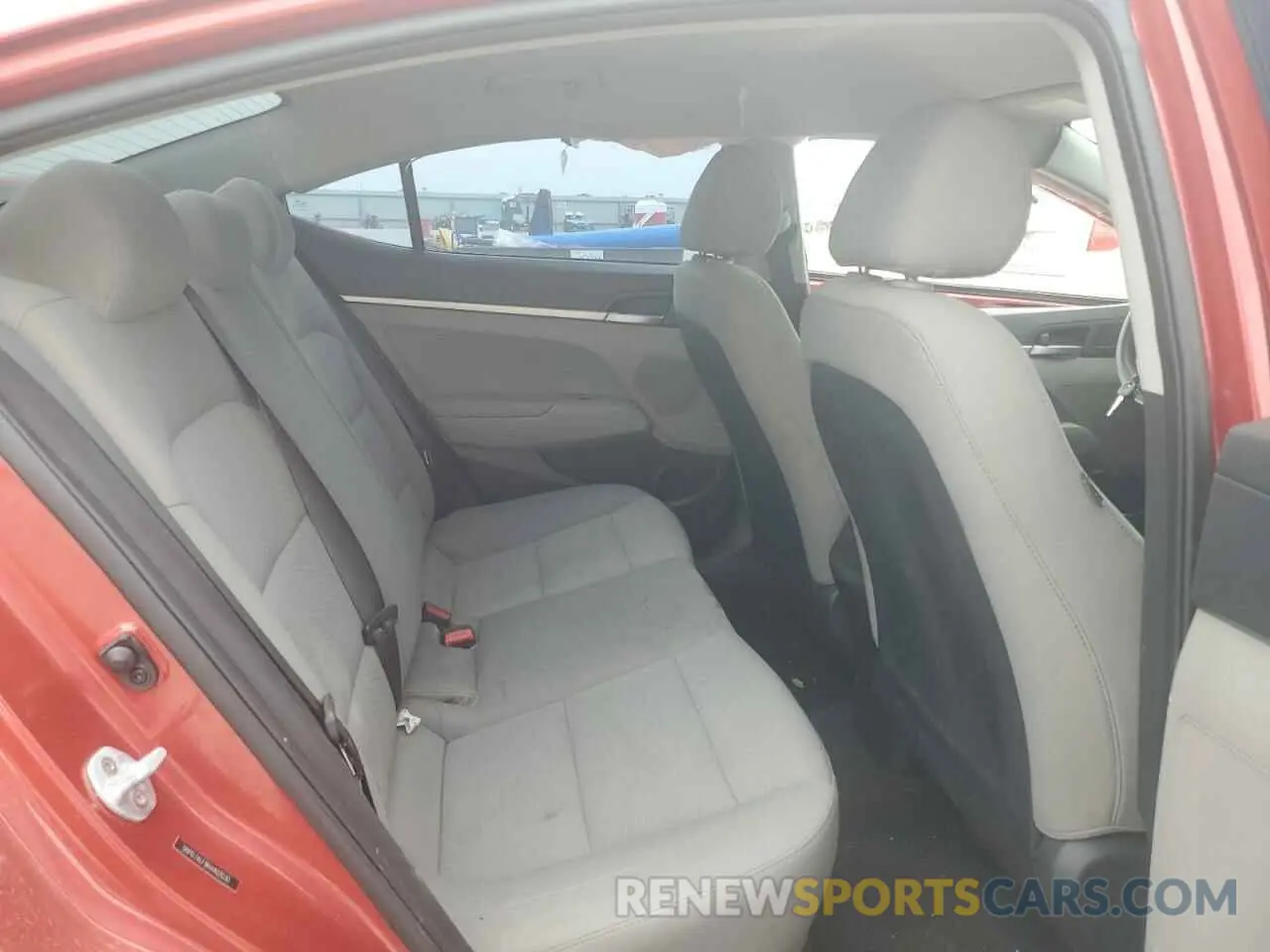 10 Photograph of a damaged car 5NPD74LF9KH402030 HYUNDAI ELANTRA 2019