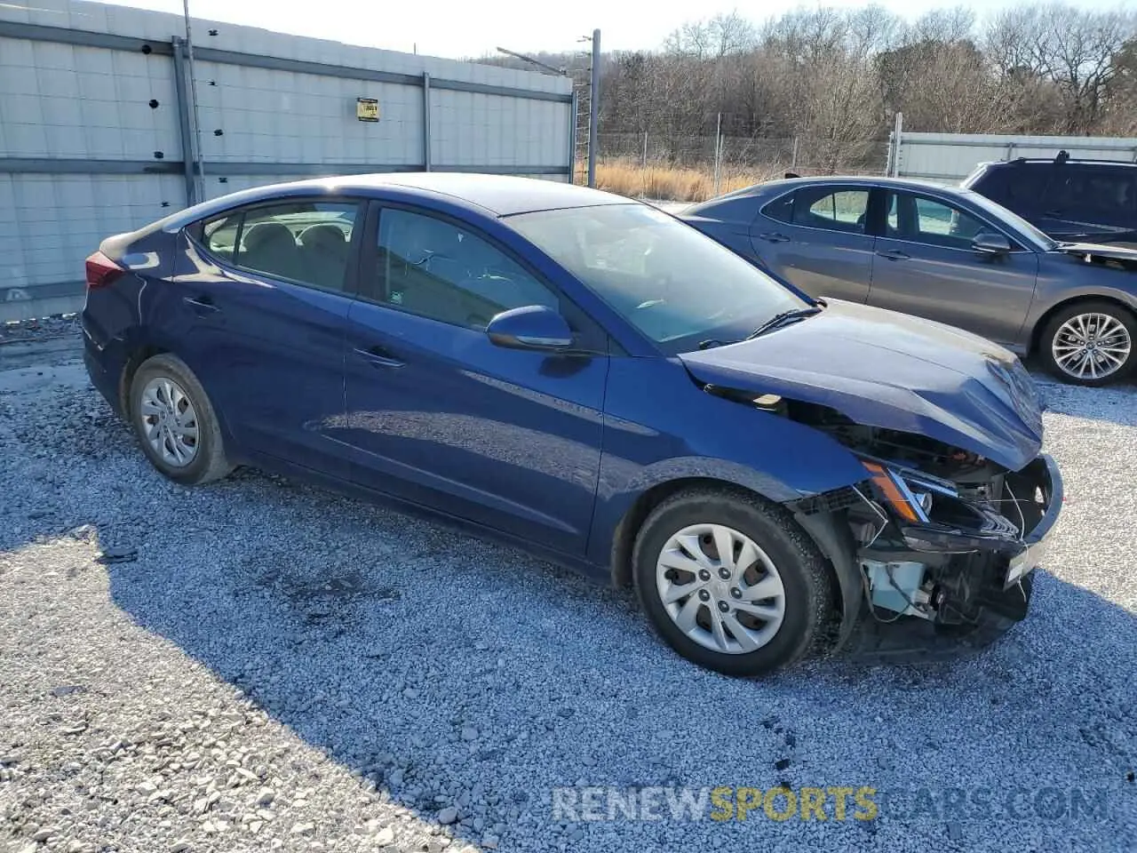 4 Photograph of a damaged car 5NPD74LF9KH464611 HYUNDAI ELANTRA 2019