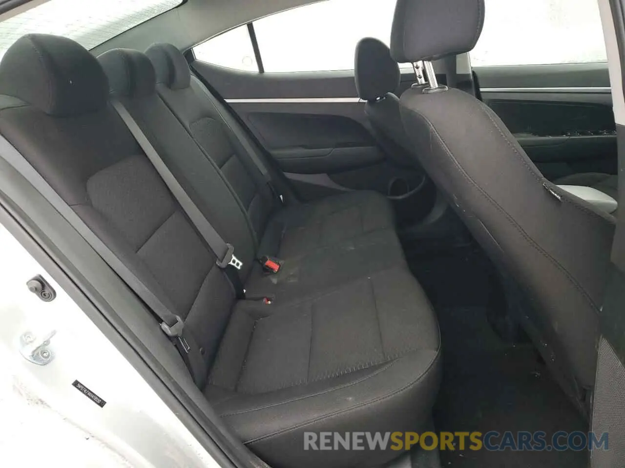 10 Фотография поврежденного автомобиля 5NPD74LFXKH419550 HYUNDAI ELANTRA 2019