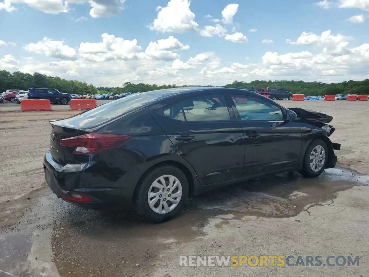 3 Photograph of a damaged car 5NPD74LFXKH495575 HYUNDAI ELANTRA 2019