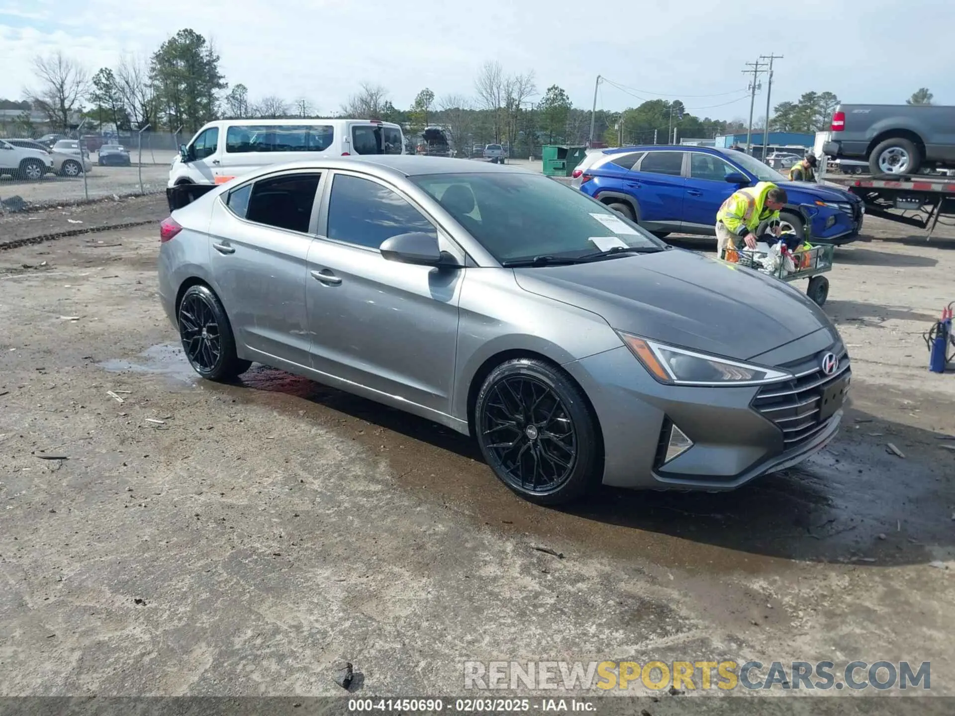 1 Фотография поврежденного автомобиля 5NPD84LF0KH420557 HYUNDAI ELANTRA 2019