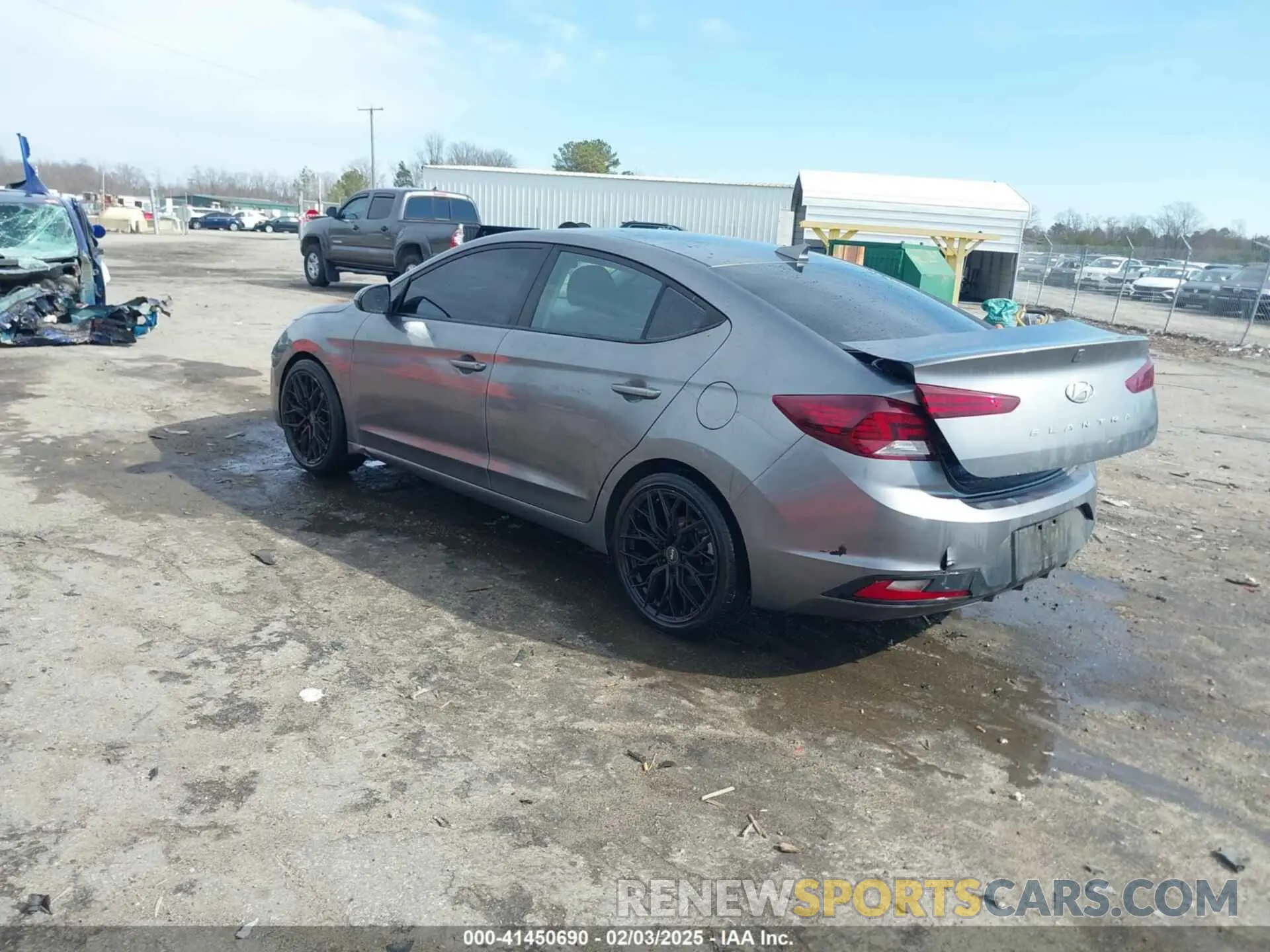 3 Фотография поврежденного автомобиля 5NPD84LF0KH420557 HYUNDAI ELANTRA 2019