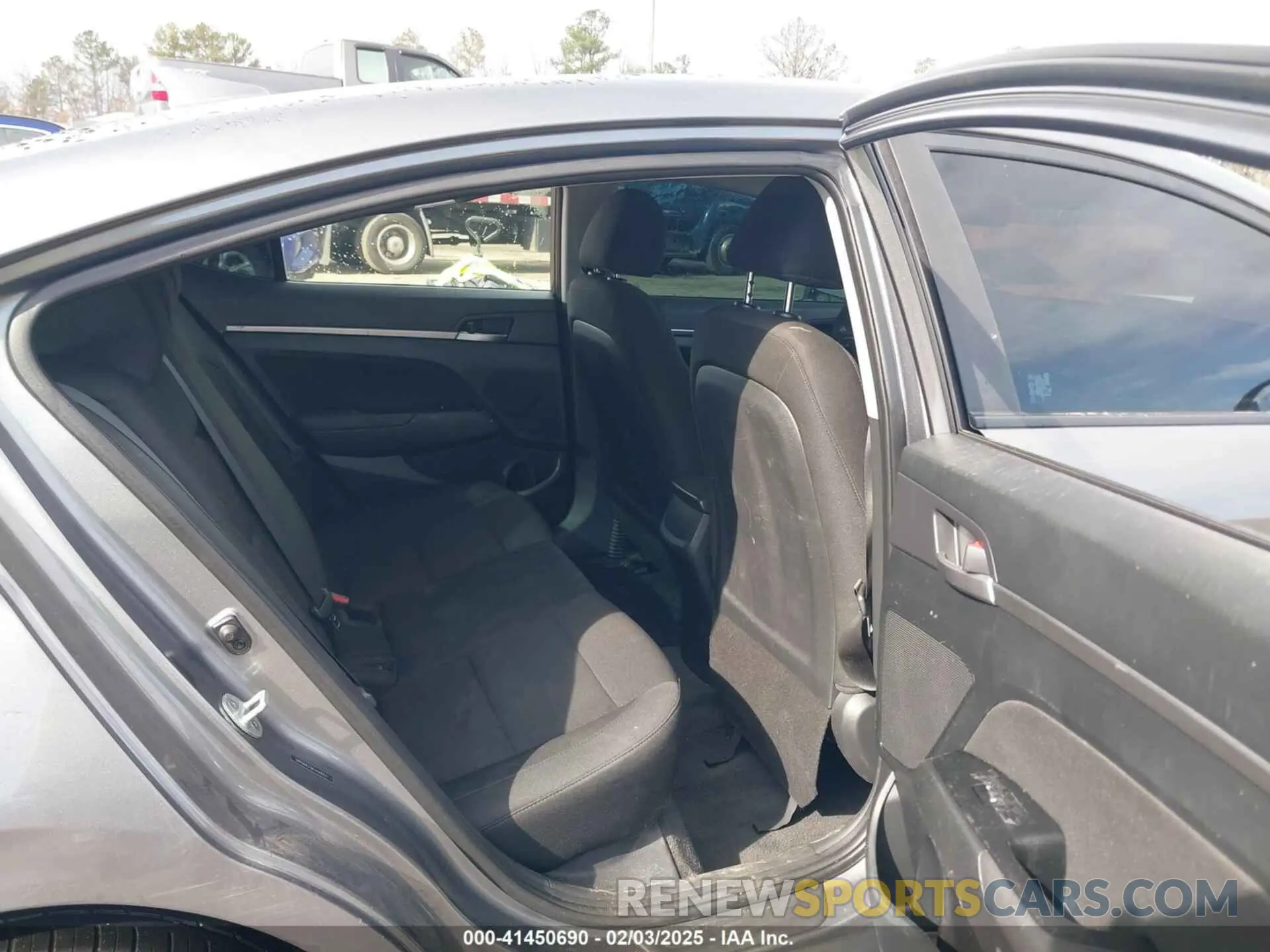 8 Фотография поврежденного автомобиля 5NPD84LF0KH420557 HYUNDAI ELANTRA 2019