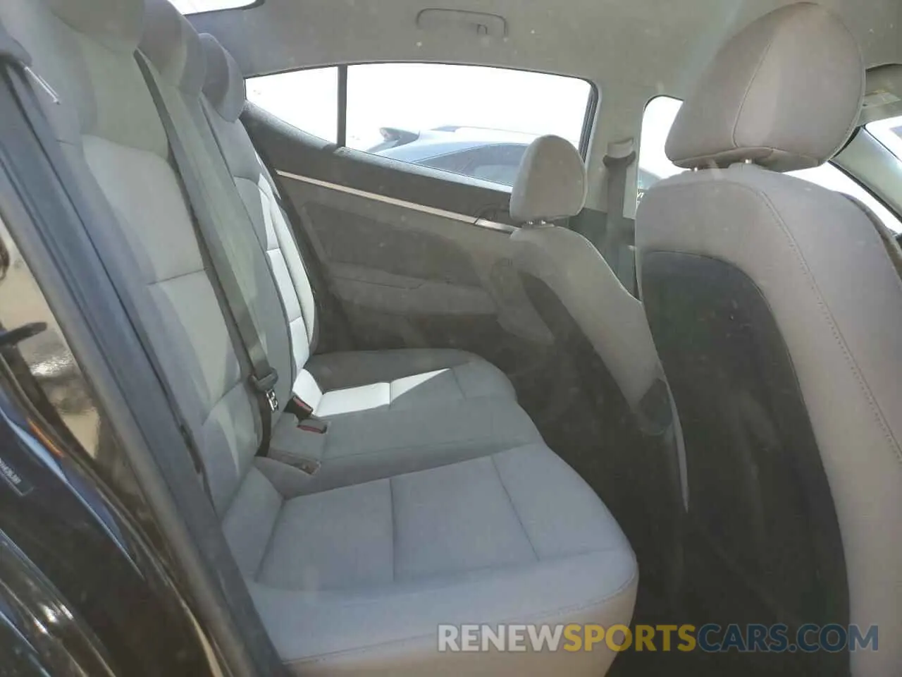 10 Photograph of a damaged car 5NPD84LF0KH426391 HYUNDAI ELANTRA 2019