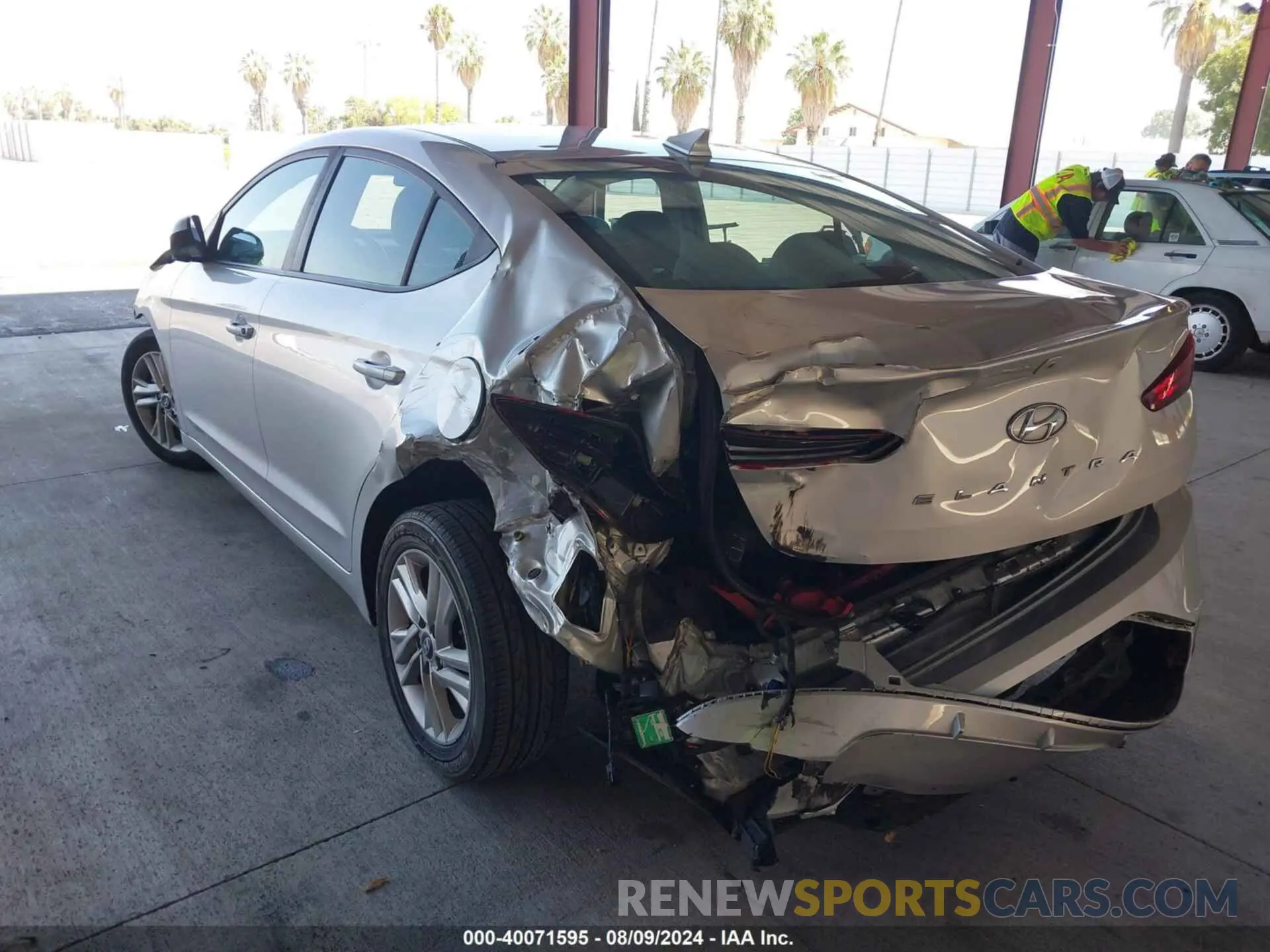 3 Фотография поврежденного автомобиля 5NPD84LF0KH455874 HYUNDAI ELANTRA 2019