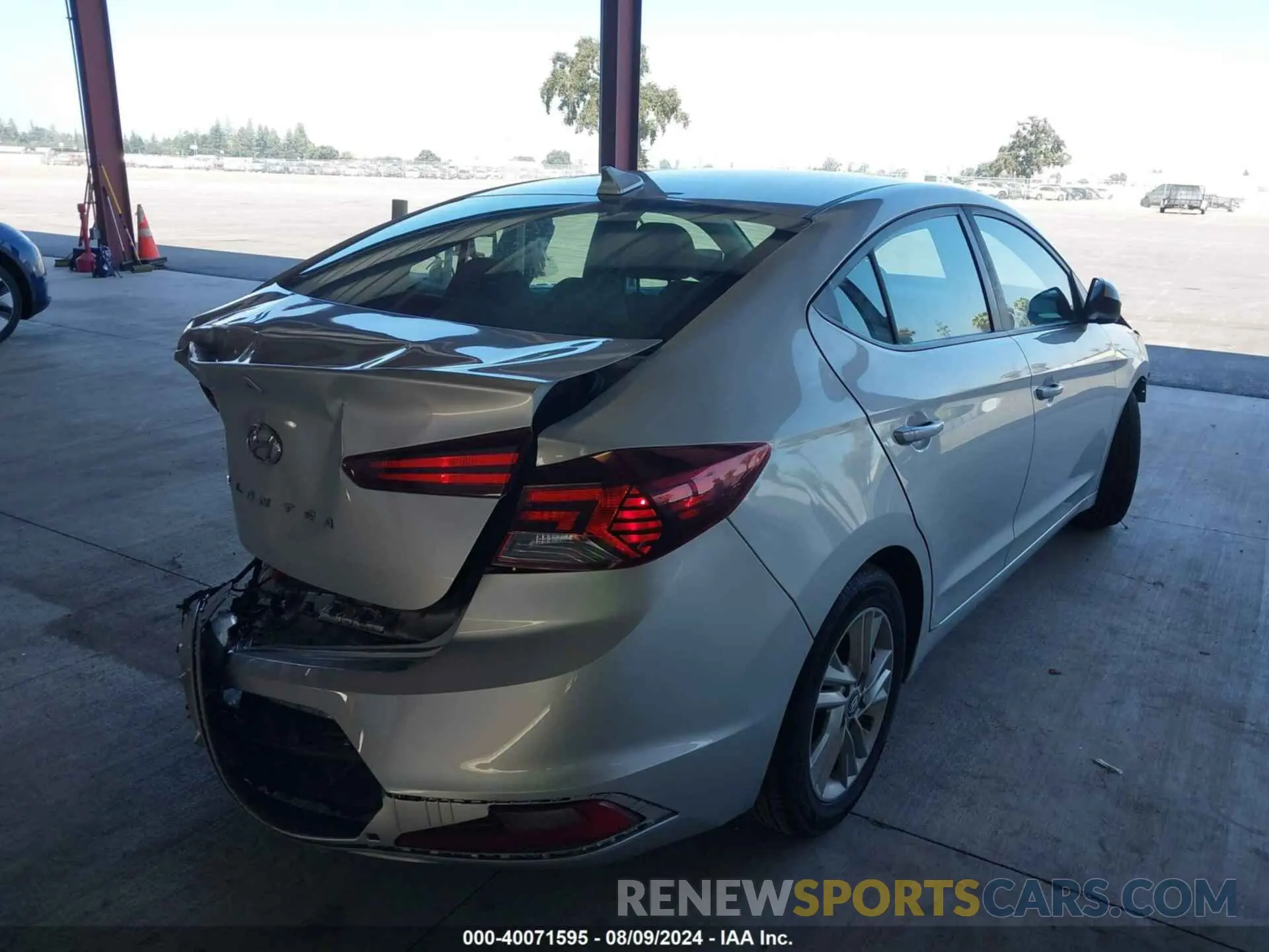 4 Фотография поврежденного автомобиля 5NPD84LF0KH455874 HYUNDAI ELANTRA 2019