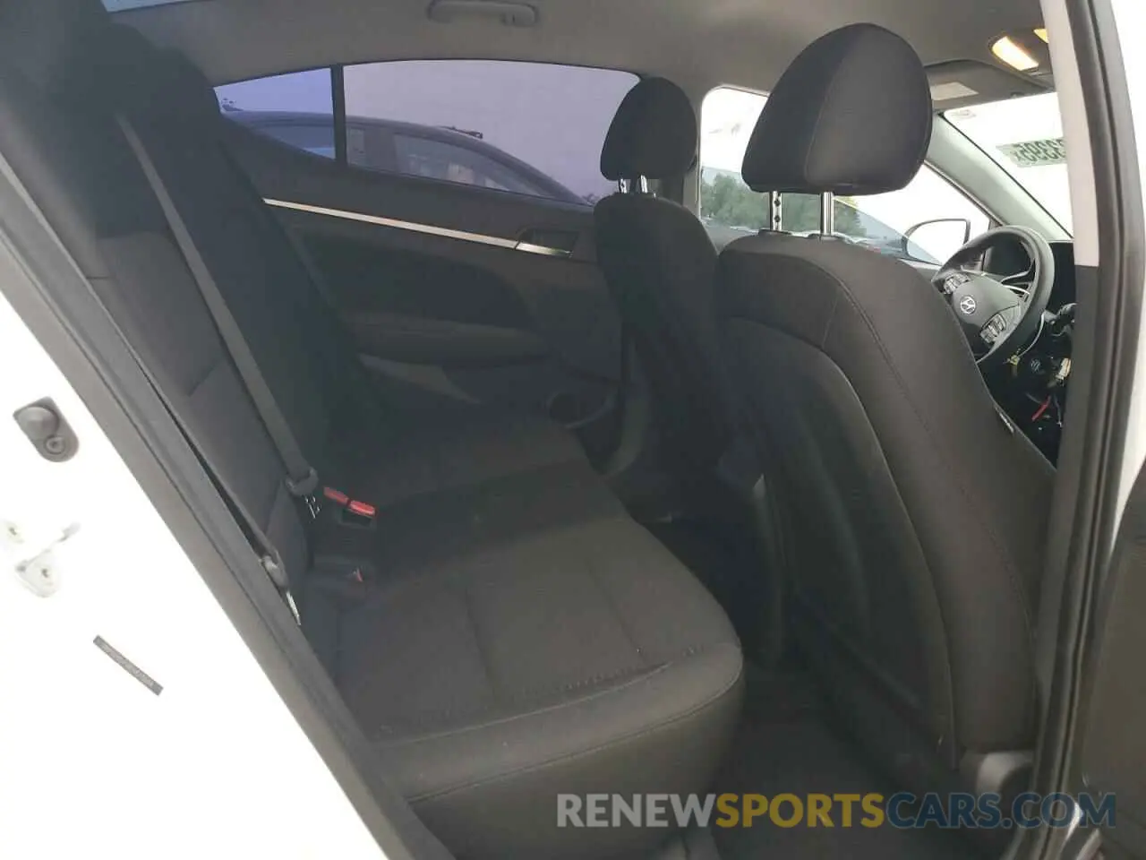 10 Photograph of a damaged car 5NPD84LF0KH475574 HYUNDAI ELANTRA 2019