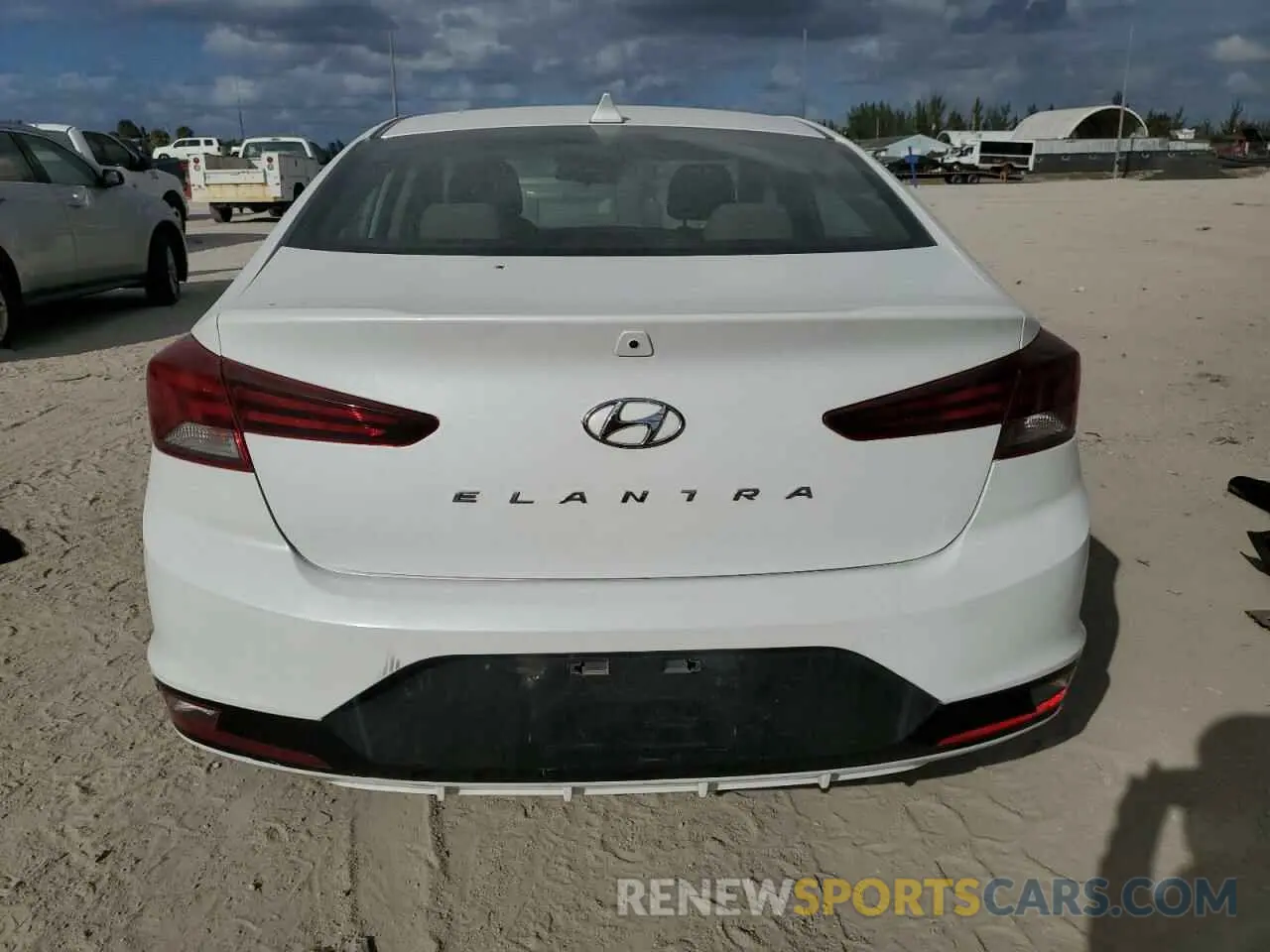 6 Photograph of a damaged car 5NPD84LF1KH420020 HYUNDAI ELANTRA 2019