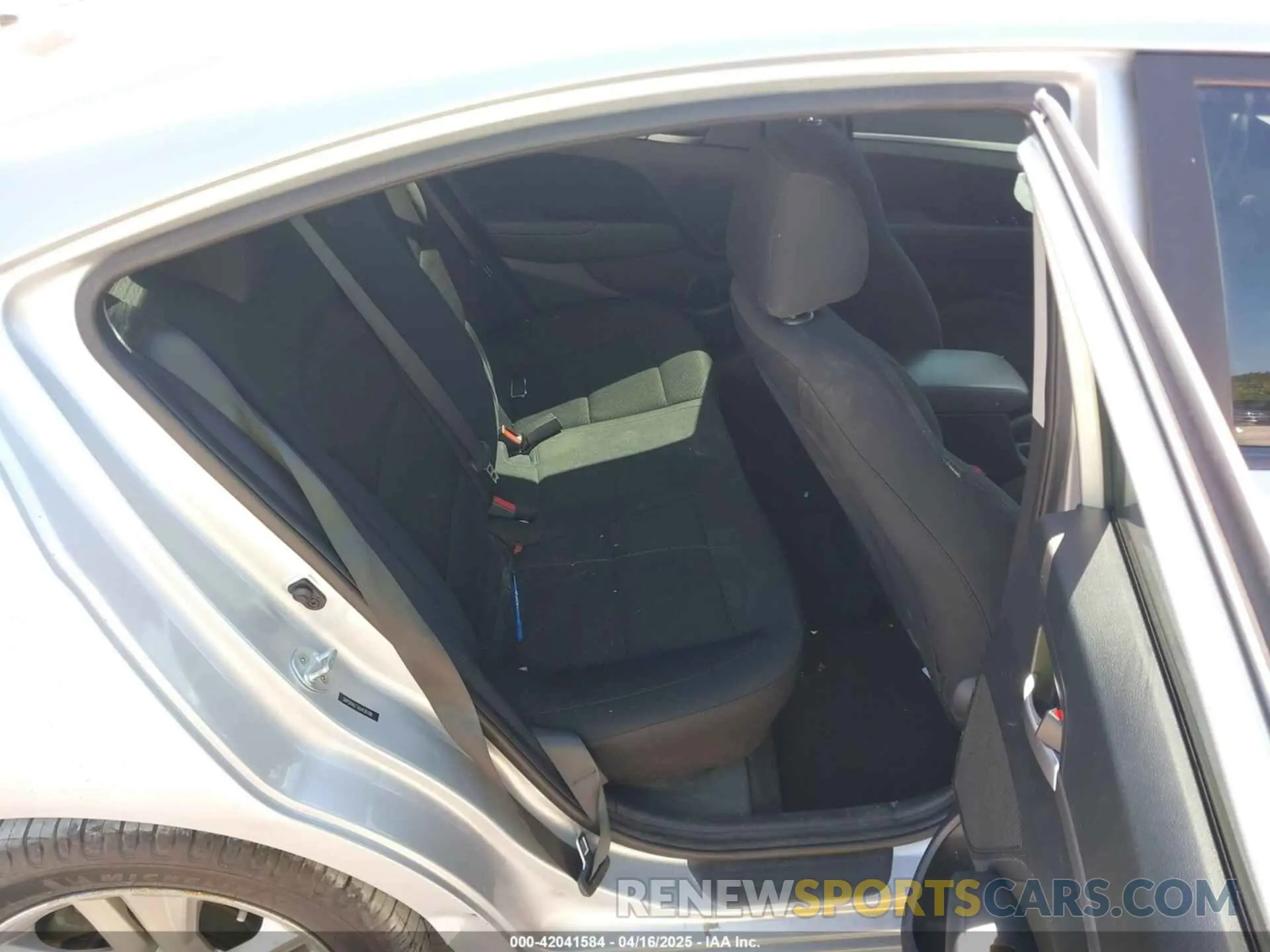 8 Photograph of a damaged car 5NPD84LF1KH430188 HYUNDAI ELANTRA 2019