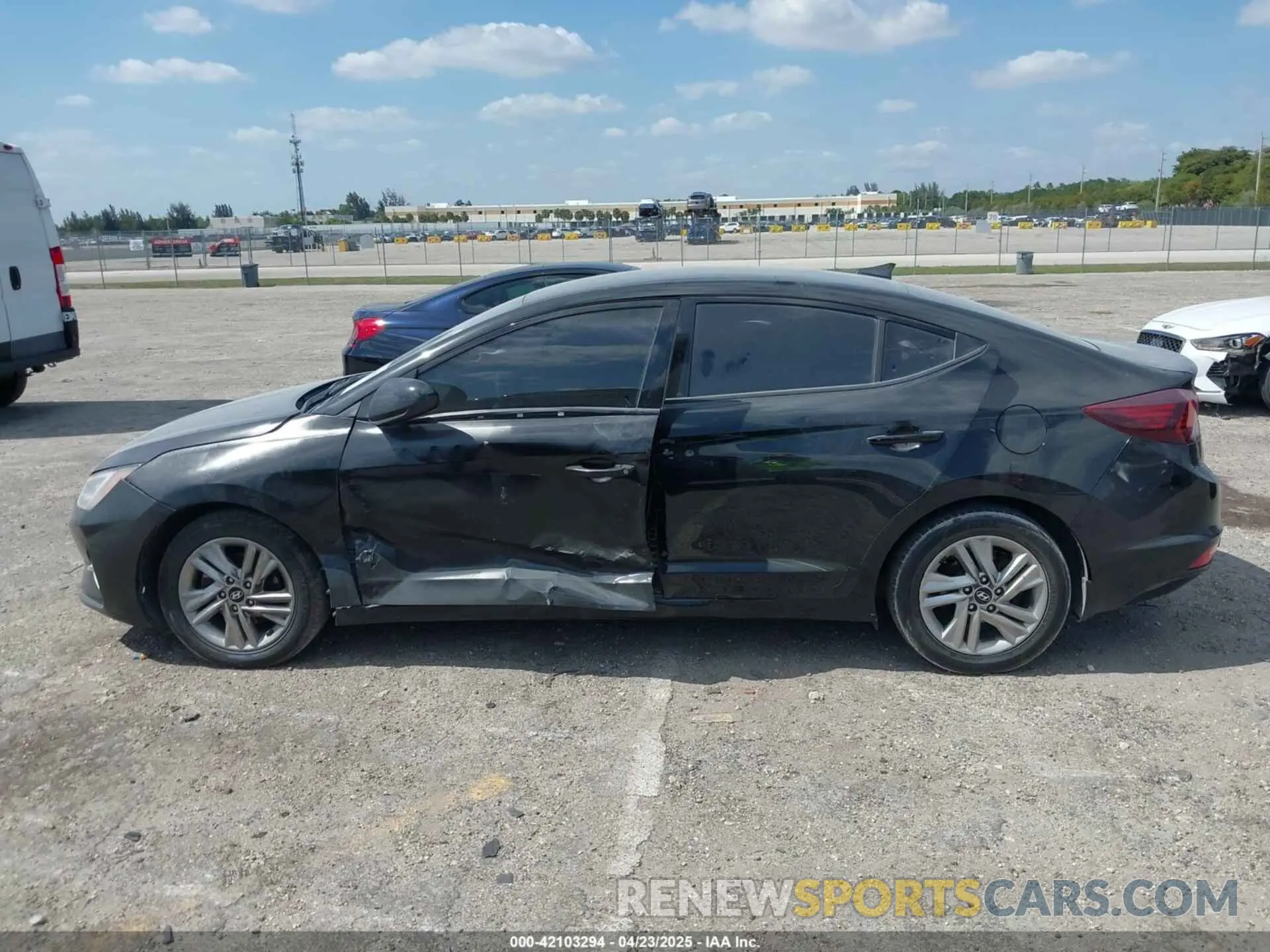 14 Фотография поврежденного автомобиля 5NPD84LF1KH453423 HYUNDAI ELANTRA 2019
