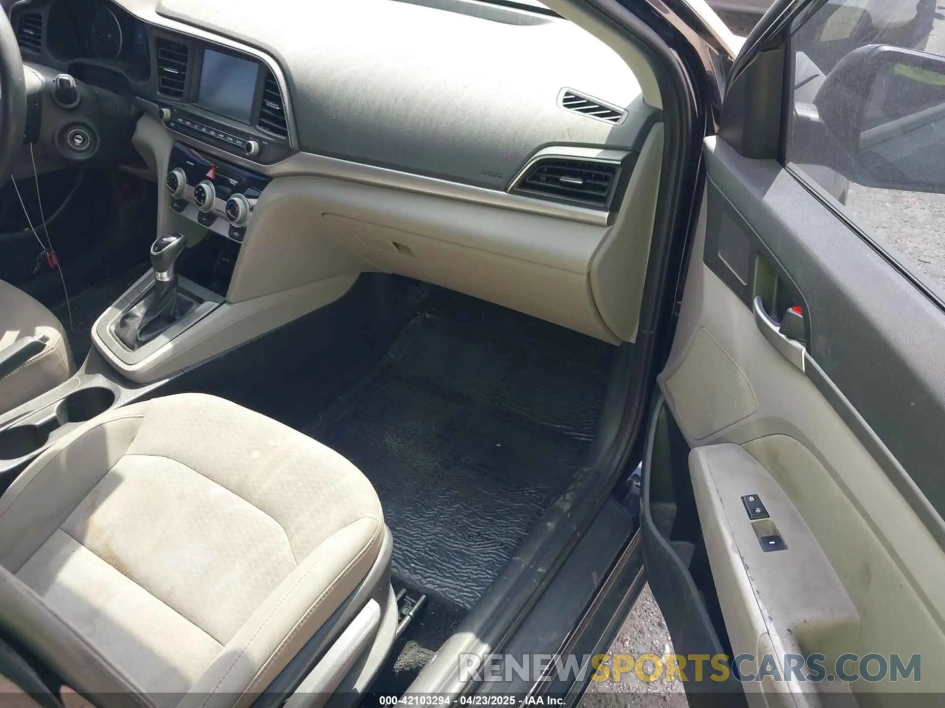 5 Фотография поврежденного автомобиля 5NPD84LF1KH453423 HYUNDAI ELANTRA 2019