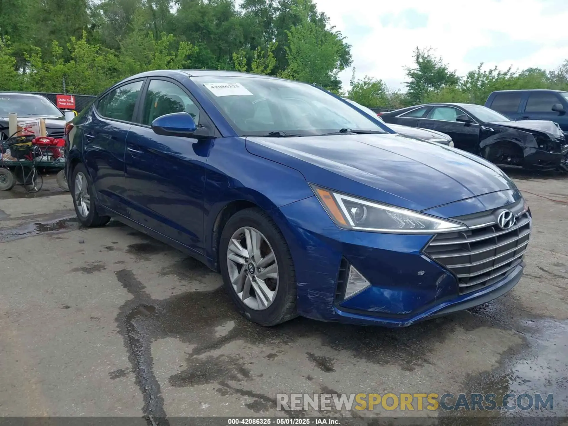 1 Photograph of a damaged car 5NPD84LF1KH472702 HYUNDAI ELANTRA 2019
