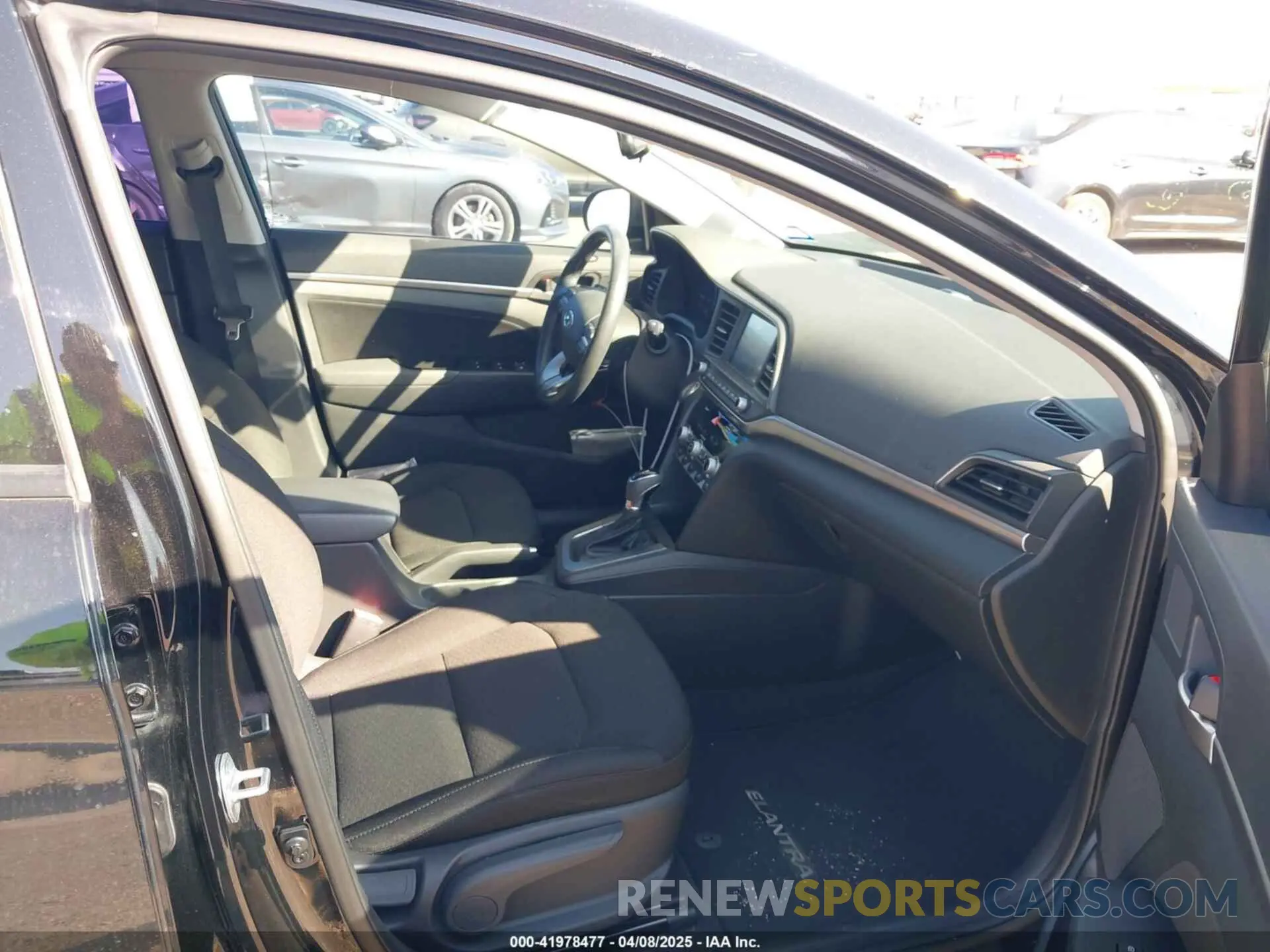 5 Photograph of a damaged car 5NPD84LF1KH478533 HYUNDAI ELANTRA 2019