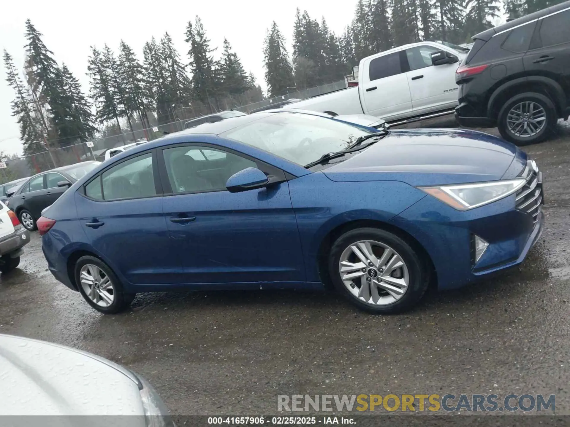 13 Фотография поврежденного автомобиля 5NPD84LF1KH485515 HYUNDAI ELANTRA 2019
