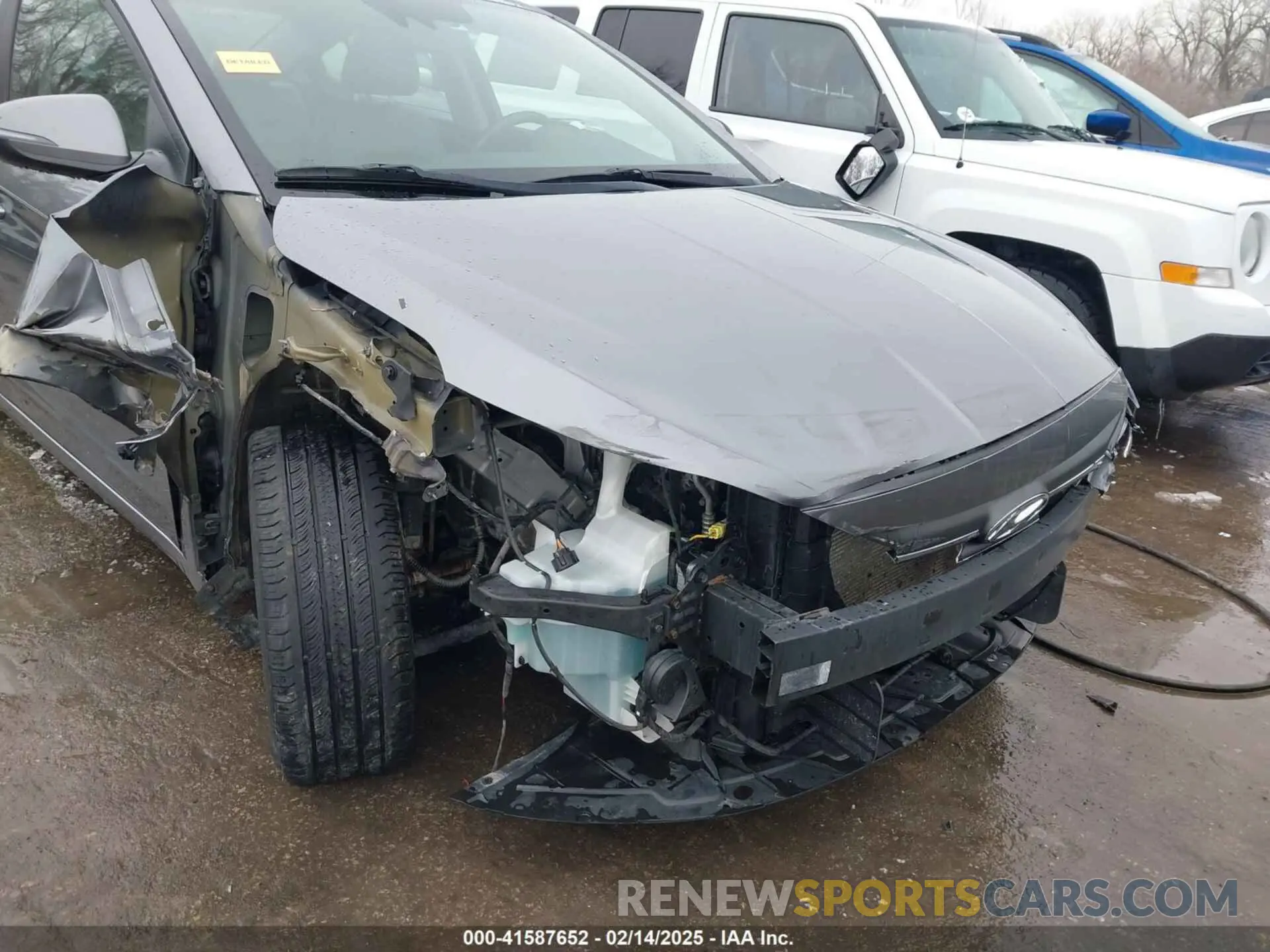 6 Photograph of a damaged car 5NPD84LF2KH414940 HYUNDAI ELANTRA 2019