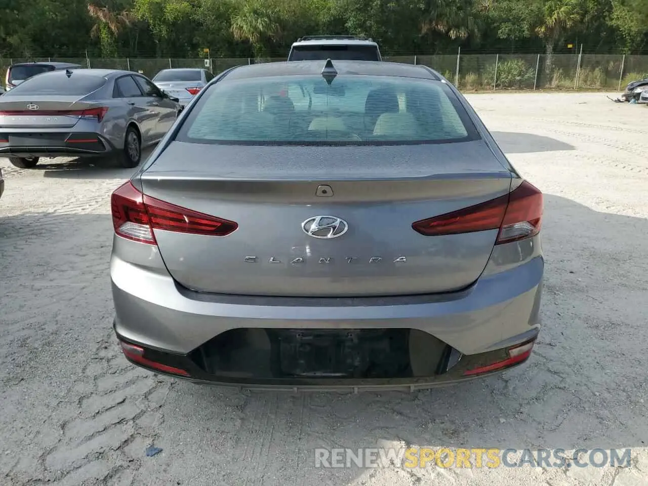 6 Photograph of a damaged car 5NPD84LF2KH422844 HYUNDAI ELANTRA 2019