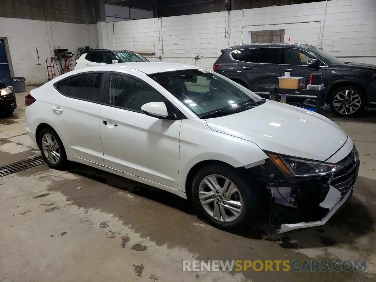 4 Photograph of a damaged car 5NPD84LF2KH432080 HYUNDAI ELANTRA 2019
