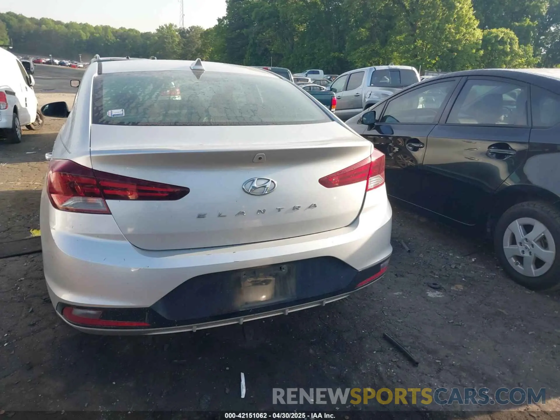 15 Фотография поврежденного автомобиля 5NPD84LF2KH441569 HYUNDAI ELANTRA 2019