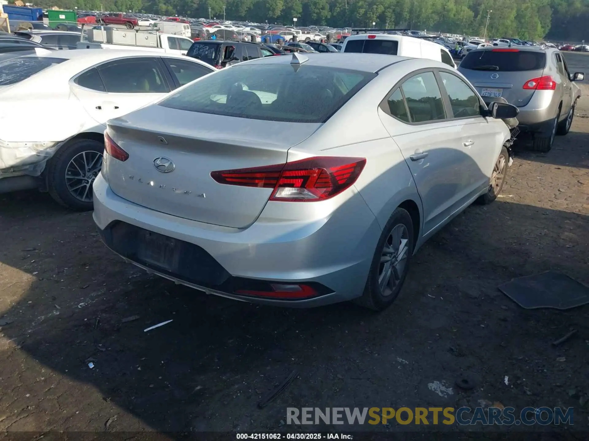 4 Фотография поврежденного автомобиля 5NPD84LF2KH441569 HYUNDAI ELANTRA 2019