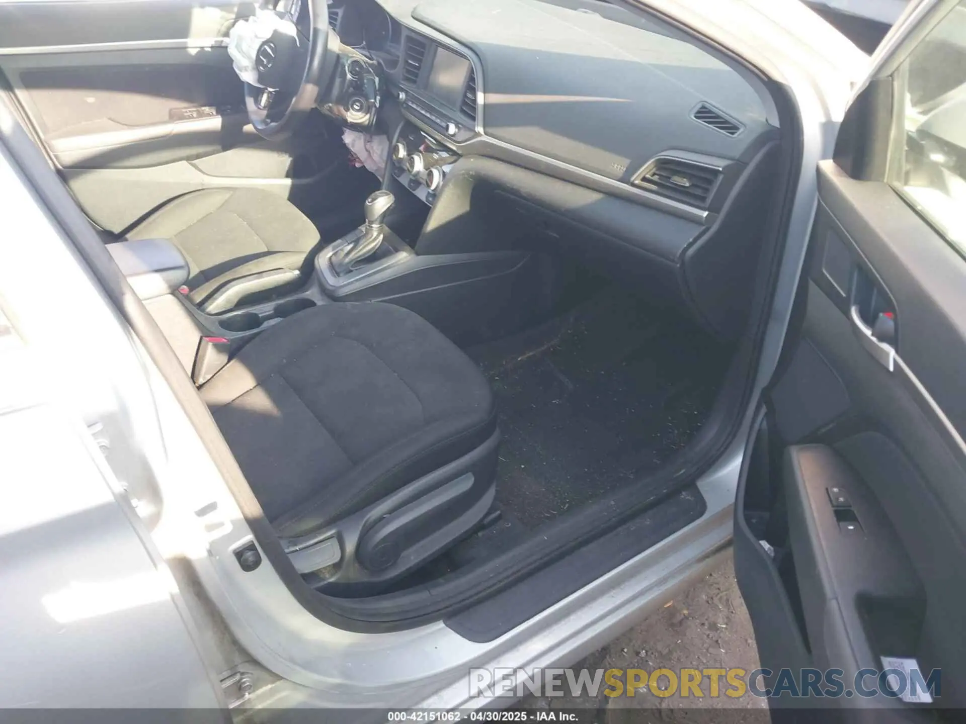 5 Фотография поврежденного автомобиля 5NPD84LF2KH441569 HYUNDAI ELANTRA 2019