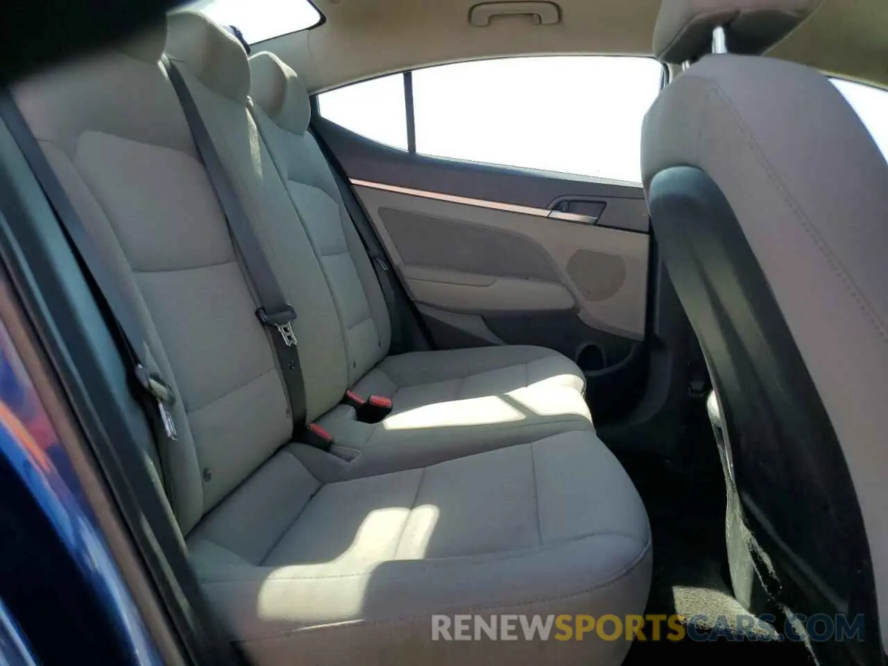 10 Photograph of a damaged car 5NPD84LF2KH455570 HYUNDAI ELANTRA 2019
