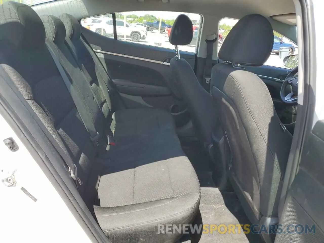 10 Фотография поврежденного автомобиля 5NPD84LF2KH457092 HYUNDAI ELANTRA 2019
