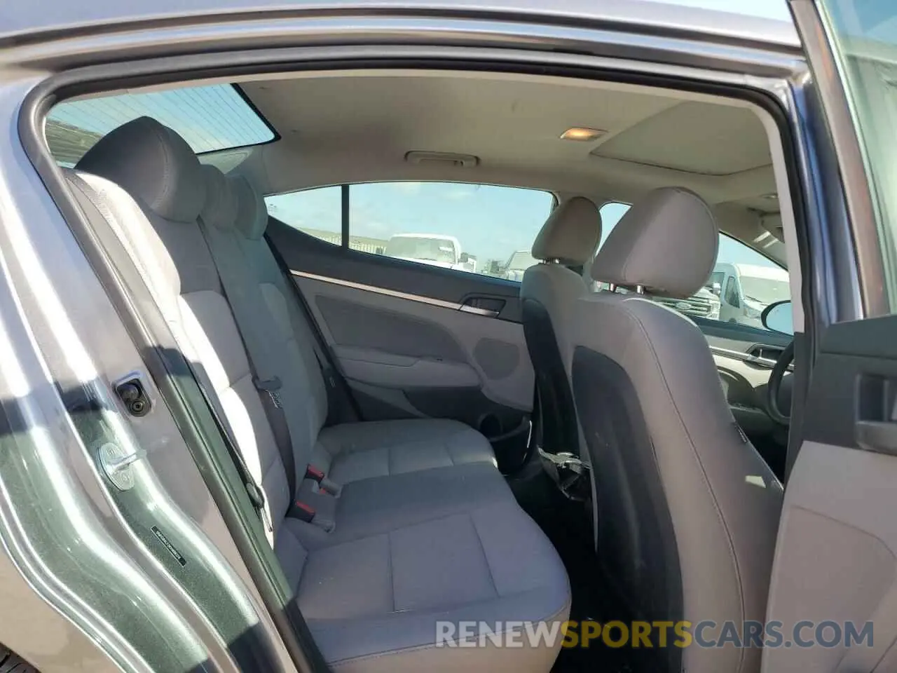 10 Фотография поврежденного автомобиля 5NPD84LF2KH488374 HYUNDAI ELANTRA 2019