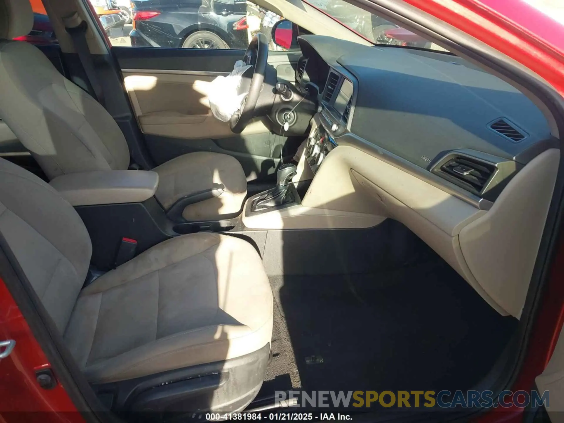 5 Photograph of a damaged car 5NPD84LF3KH463354 HYUNDAI ELANTRA 2019